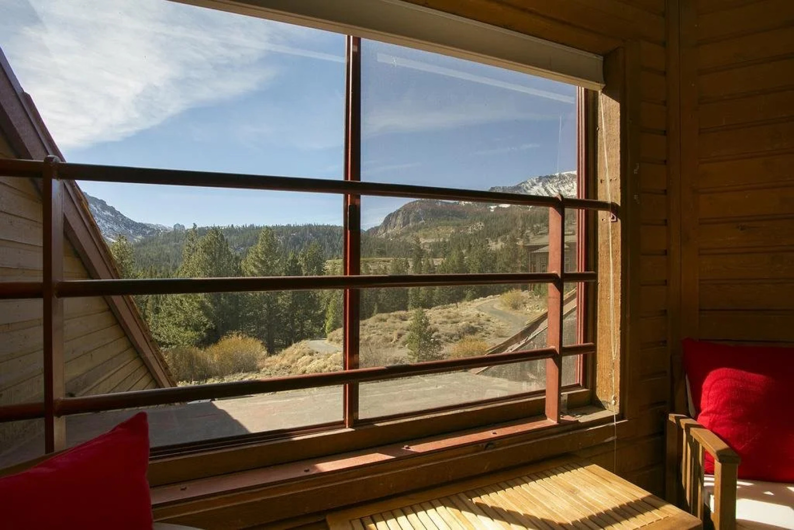 Aspen Creek by 101 Great Escapes