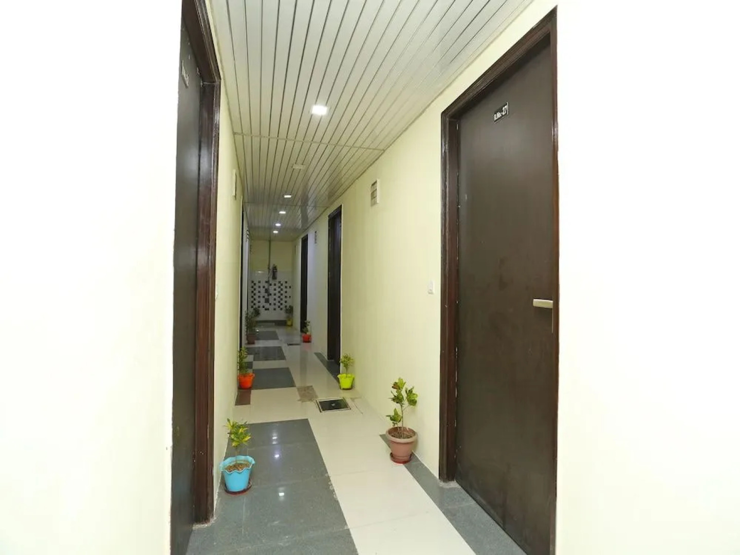 OYO 18530 Comfort Inn