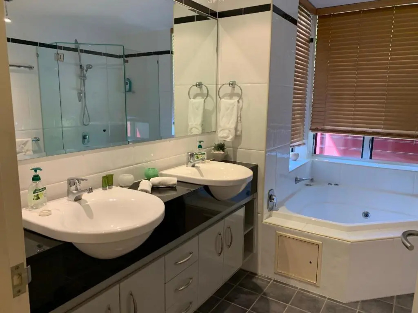 Beach House Apartment 1