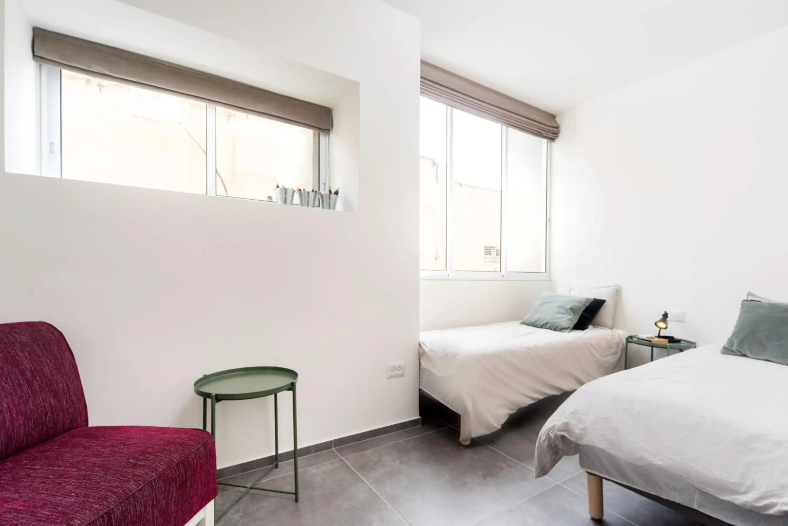 Nice 2Bd W/ Balcony and Private Parking by Sea N' Rent