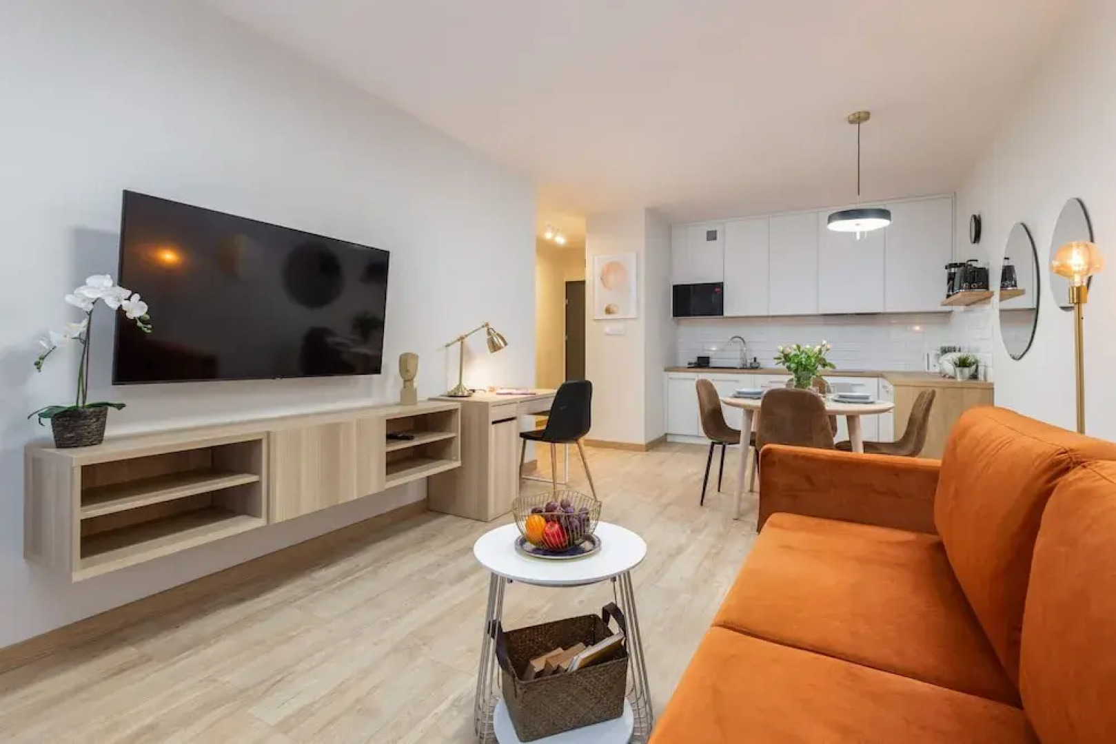 Spadochroniarzy 8b/13 by Renters