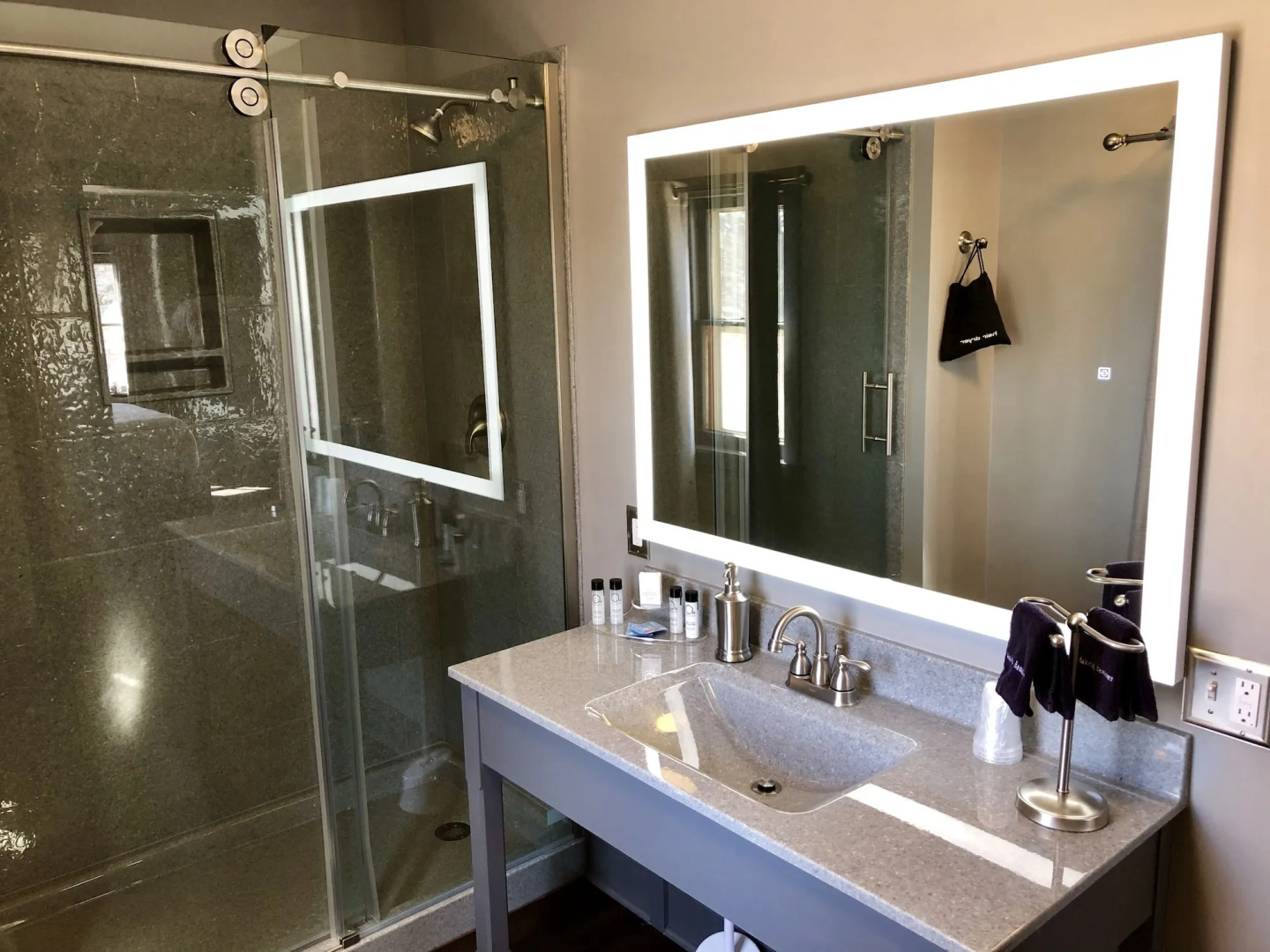 Captain Wohlt Inn Bed & Breakfast