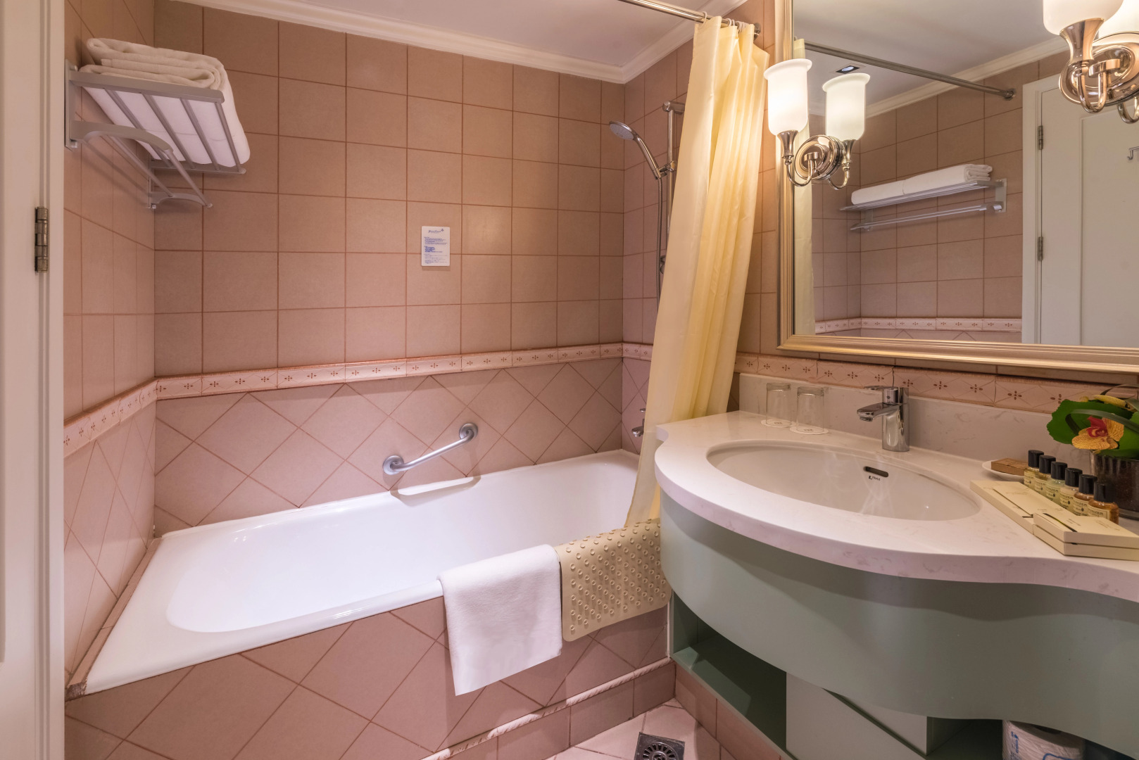 Апартотель Green Court Residence City Center Shanghai