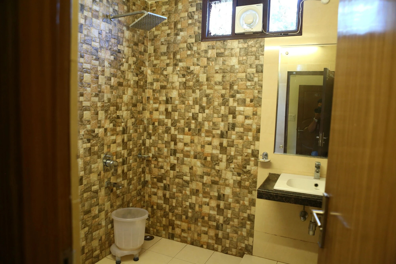 OYO Rooms Mussoorie Library