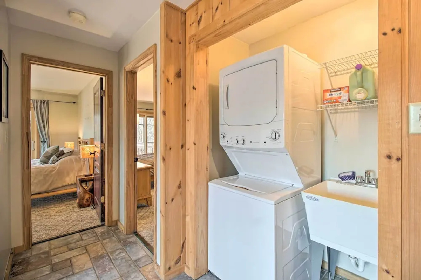 Cabin w/ Decks & Fire Pit Near Lost River!