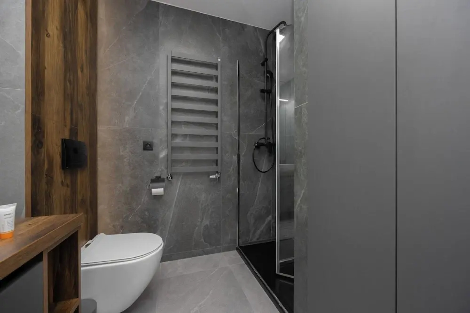 Bielawska Loft Apartment by Renters