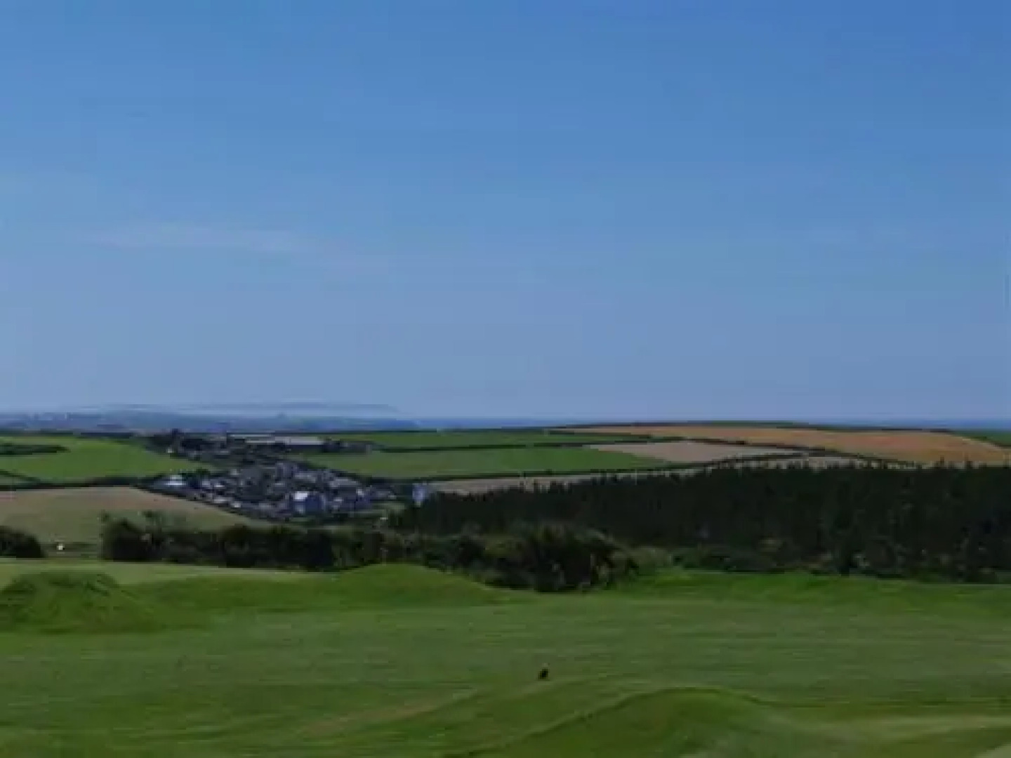 Apartment Golfer View.1