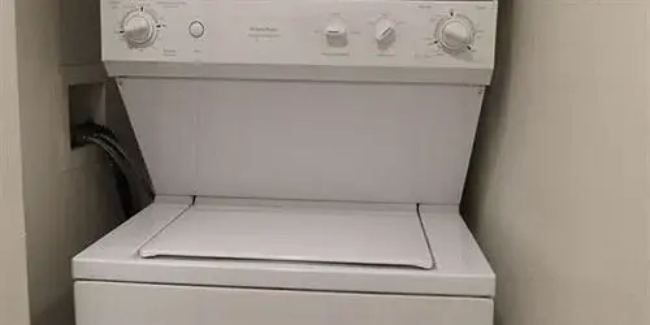 The Mcqueen - Self-Catered Apartment