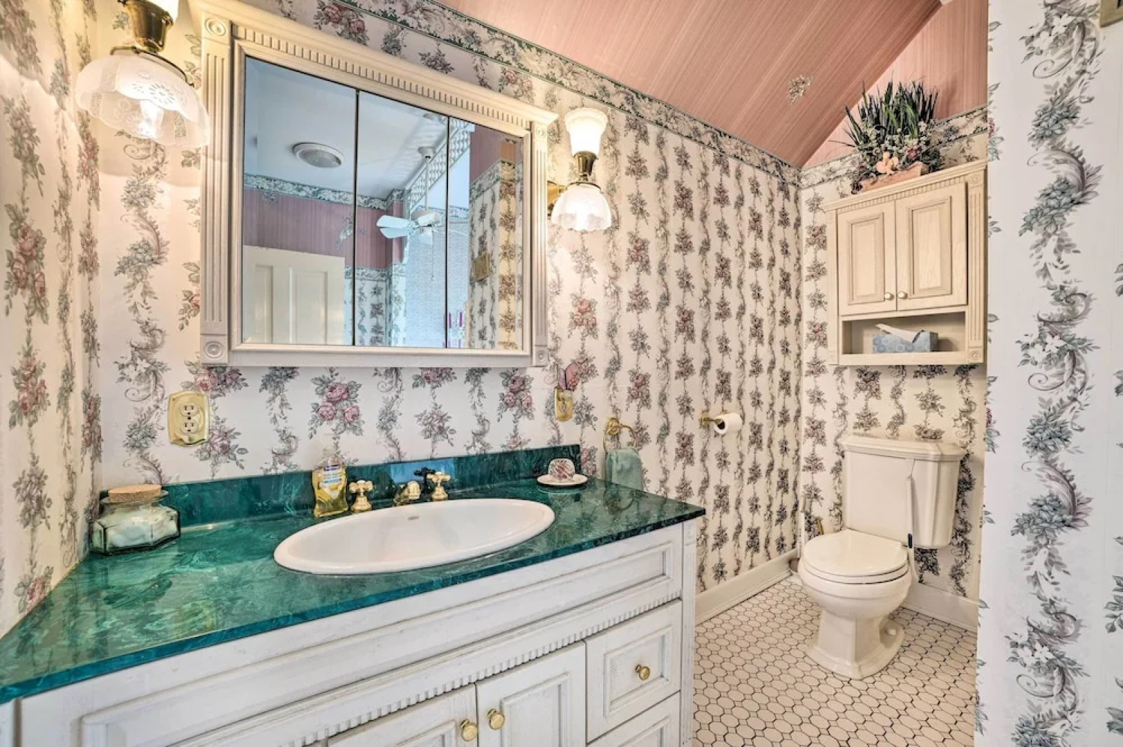 Elegant 1905 Home: Steps to Torch Lake & Dtwn