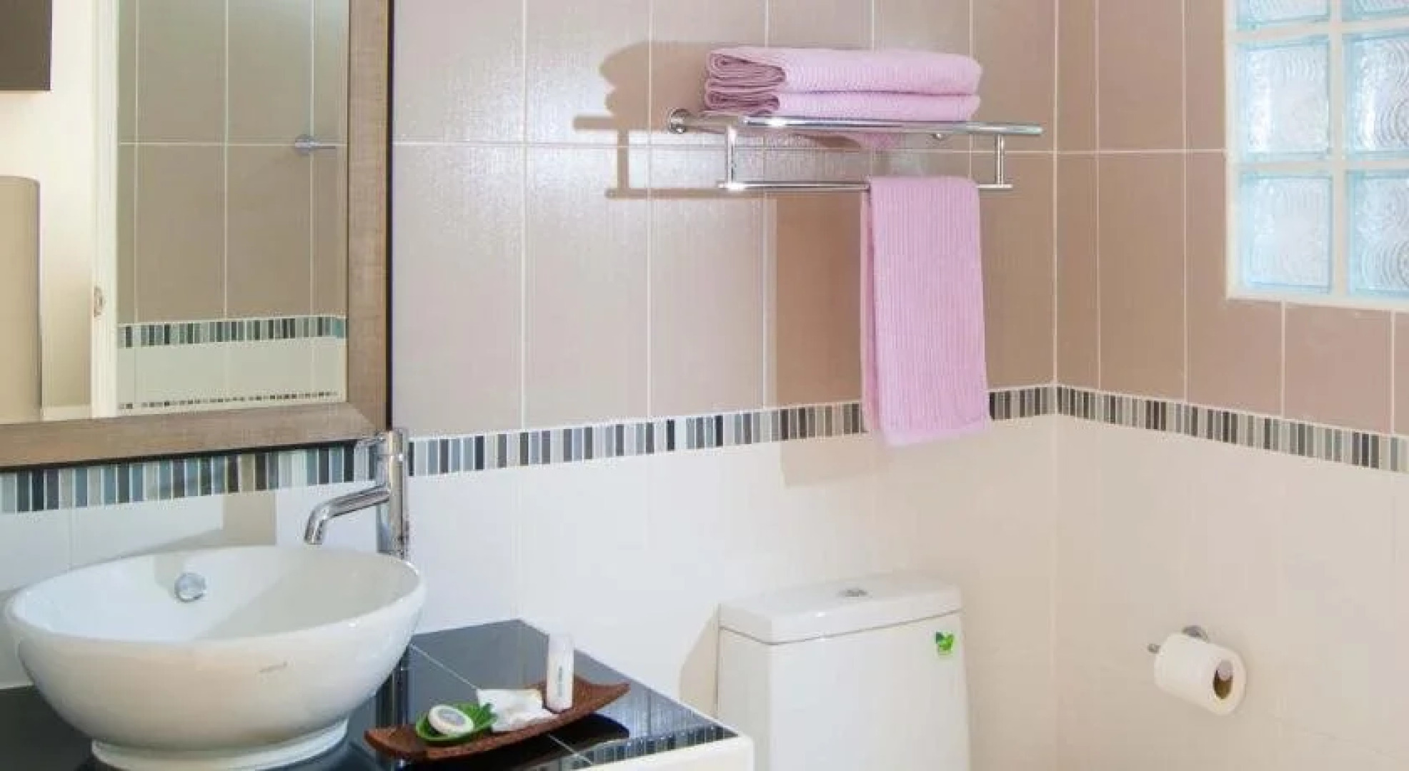 Suporn Lakeview Serviced Apartment & Homestay