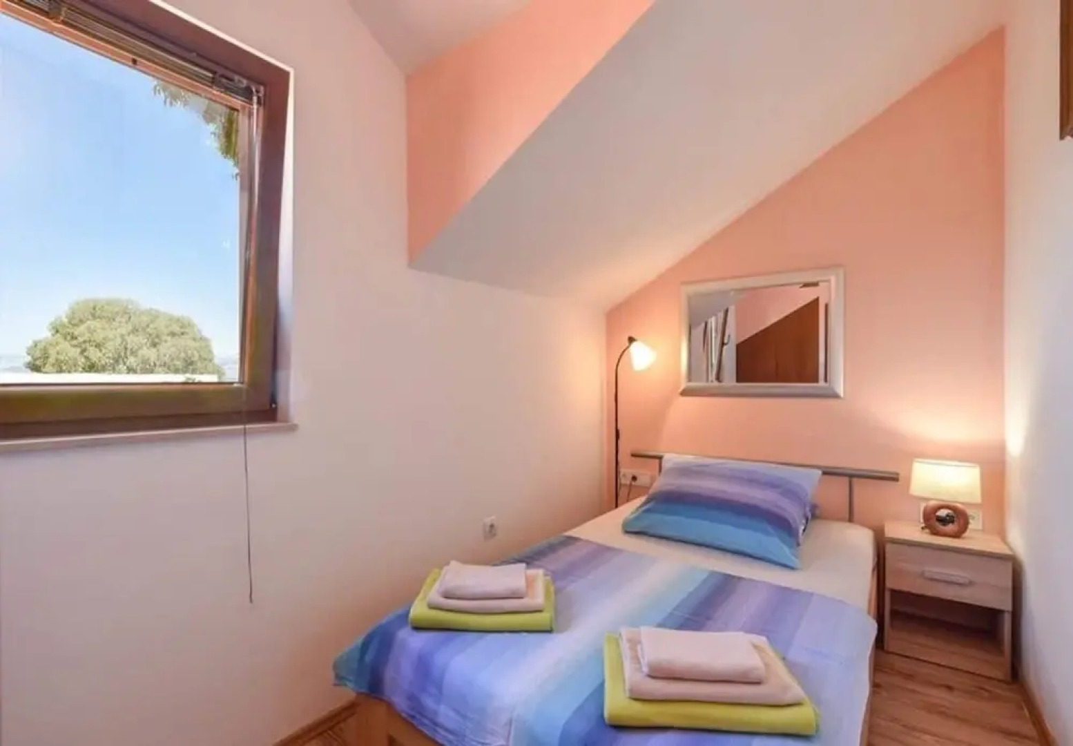 Niksi - With Pool - H