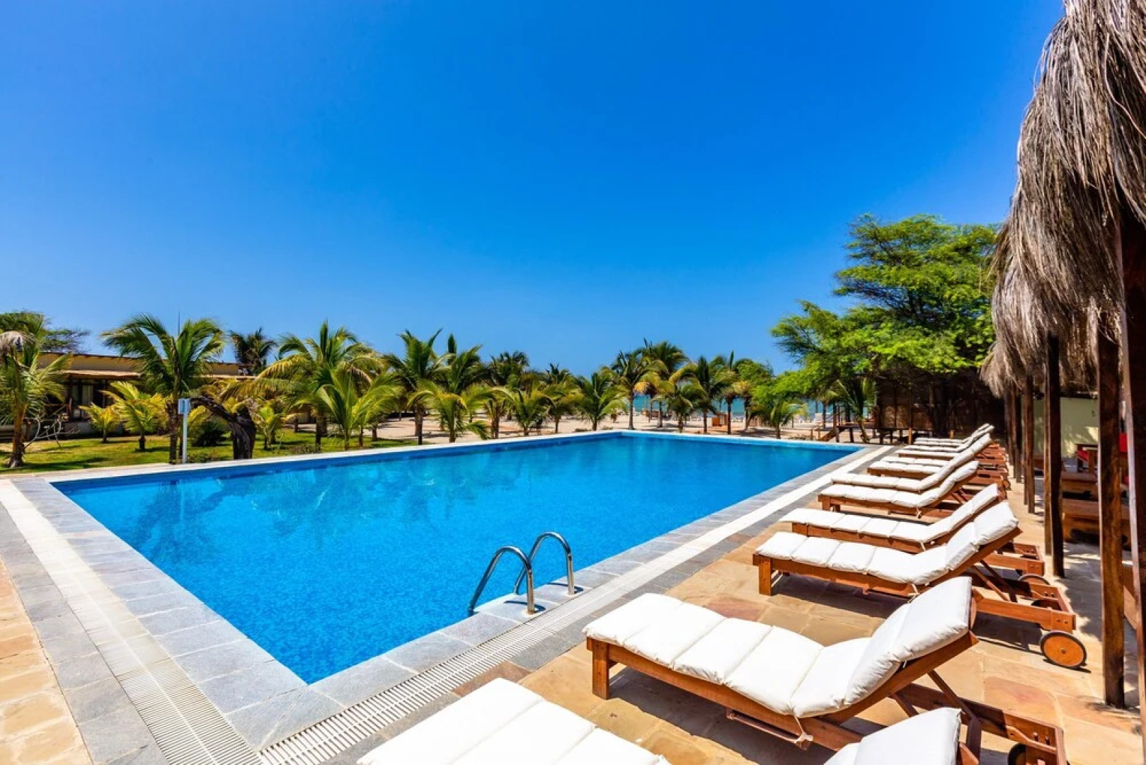 Hotel Punta Camarón Bungalows & Suites