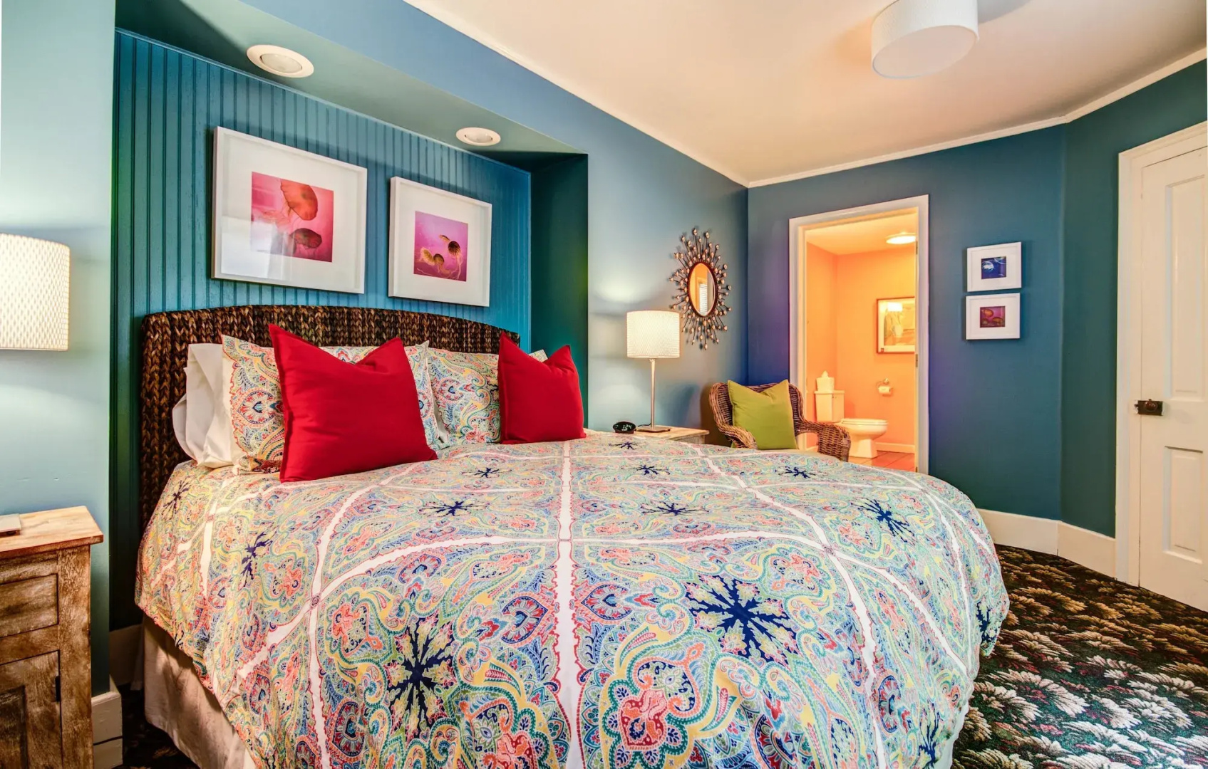 Twin Oaks Inn