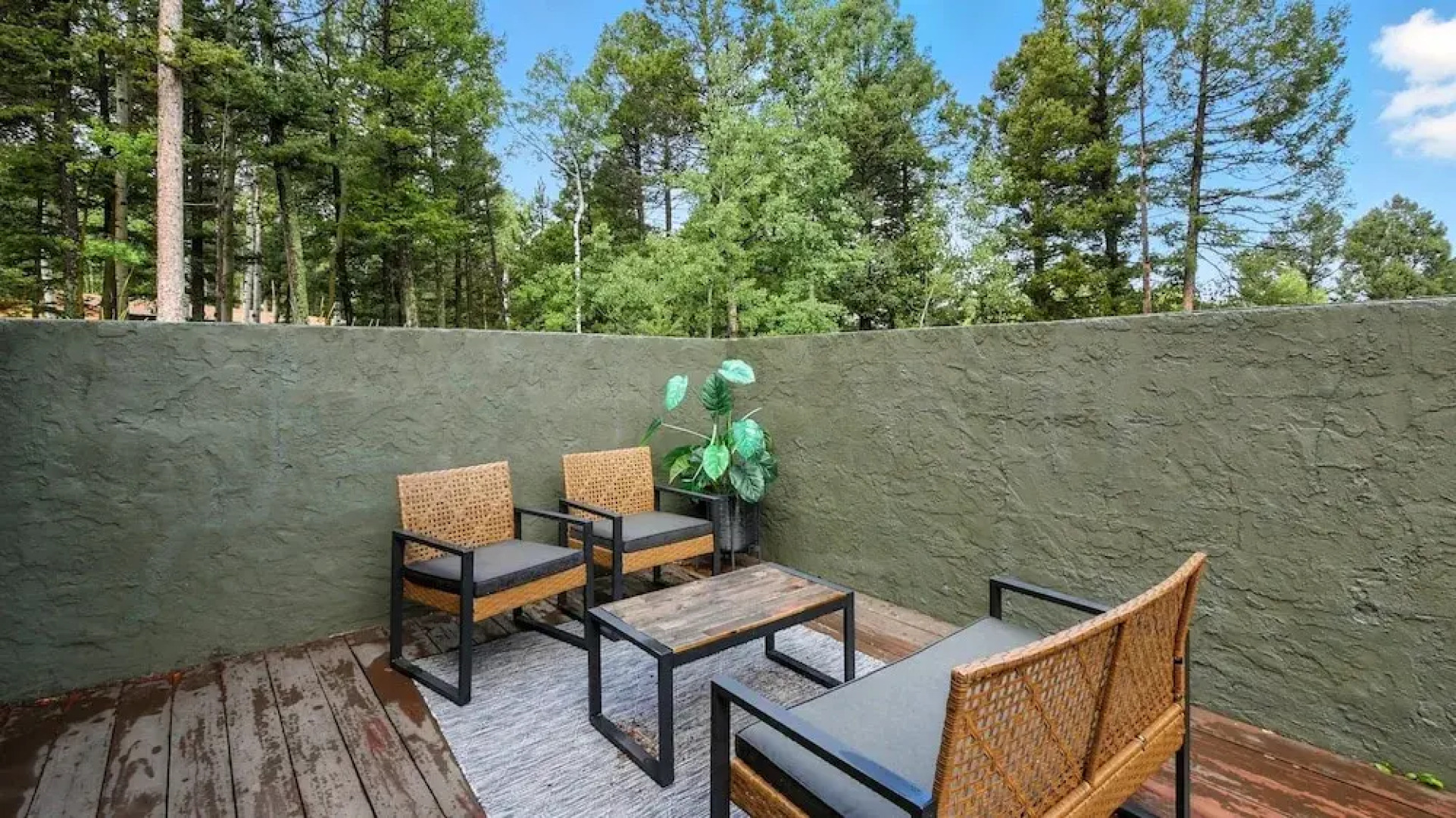 Charming Cabin W/ Scenic Views Near Uc Health 2 Bedroom Cabin