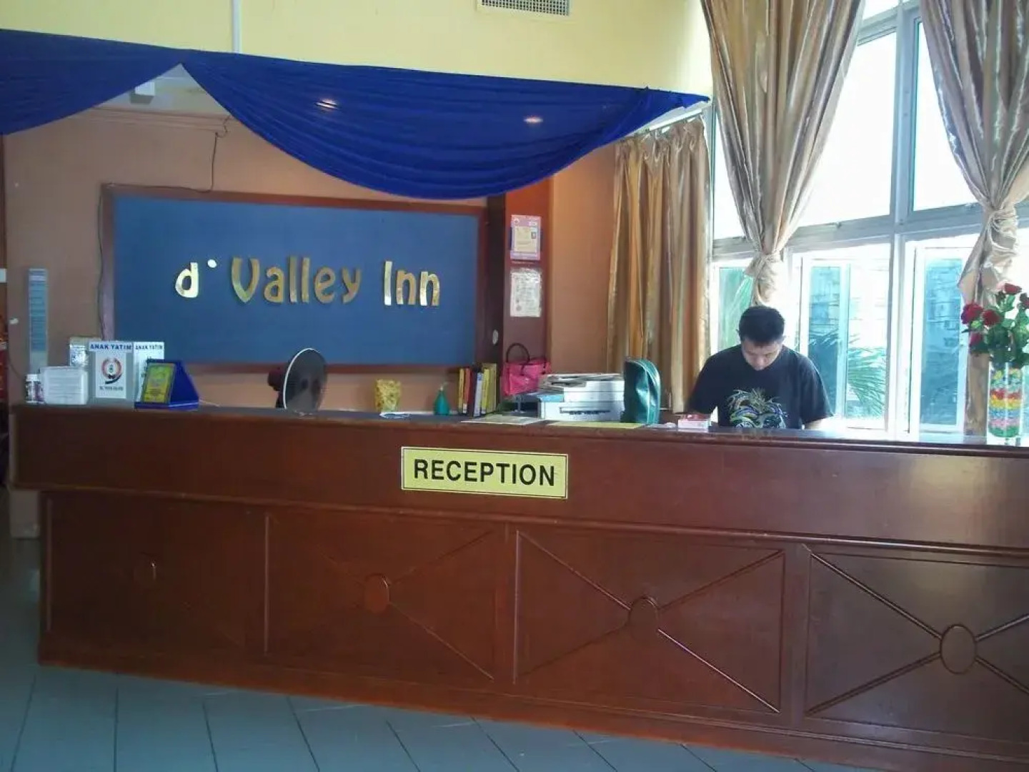 D'Valley Hotel