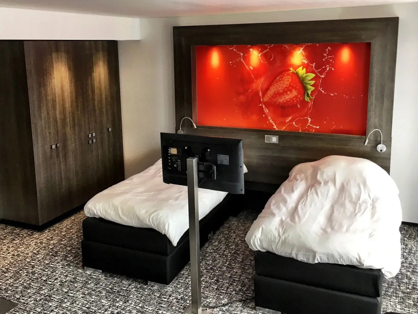 Apart Food and Drinks