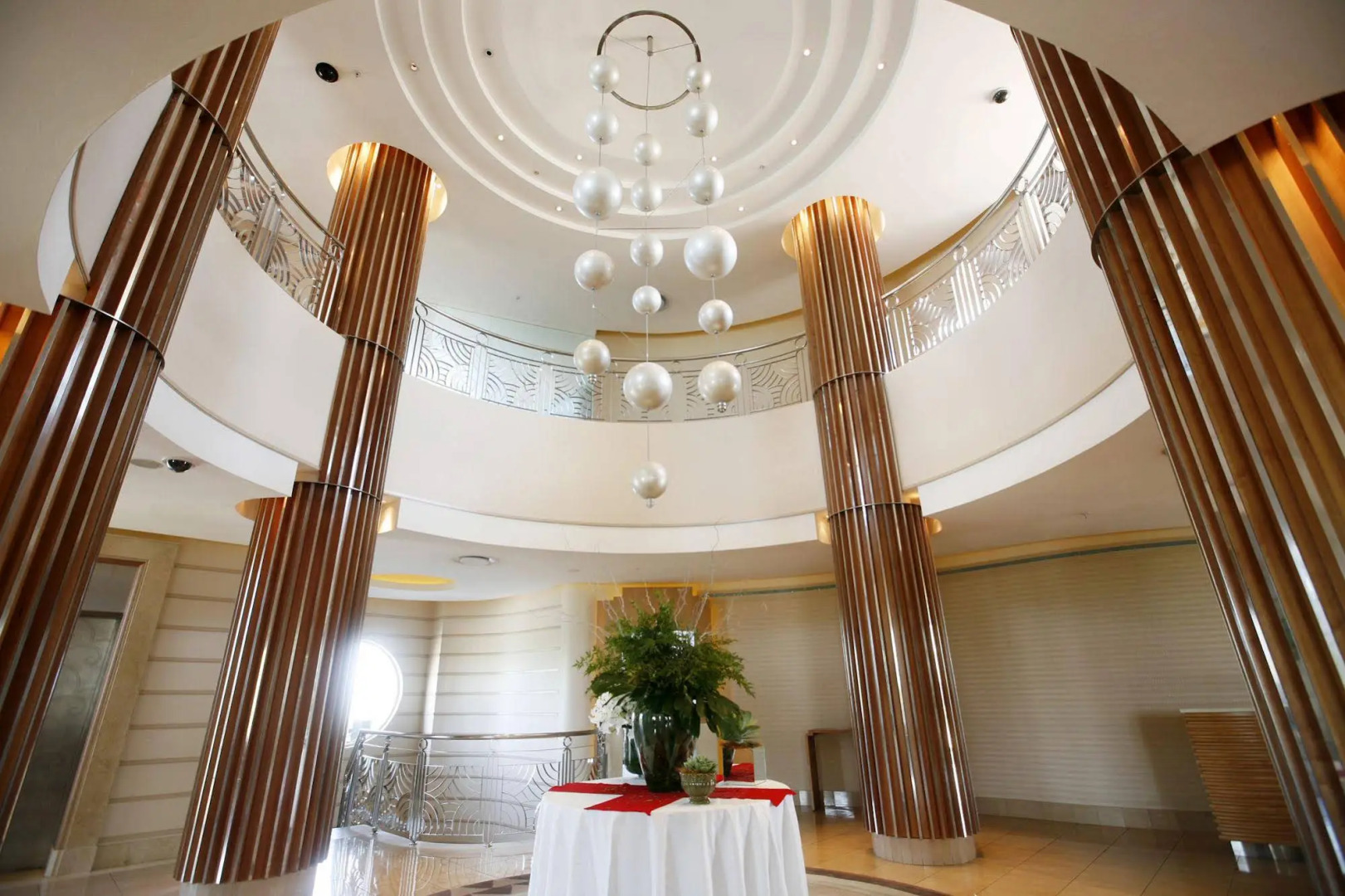 Suncoast Hotel & Towers