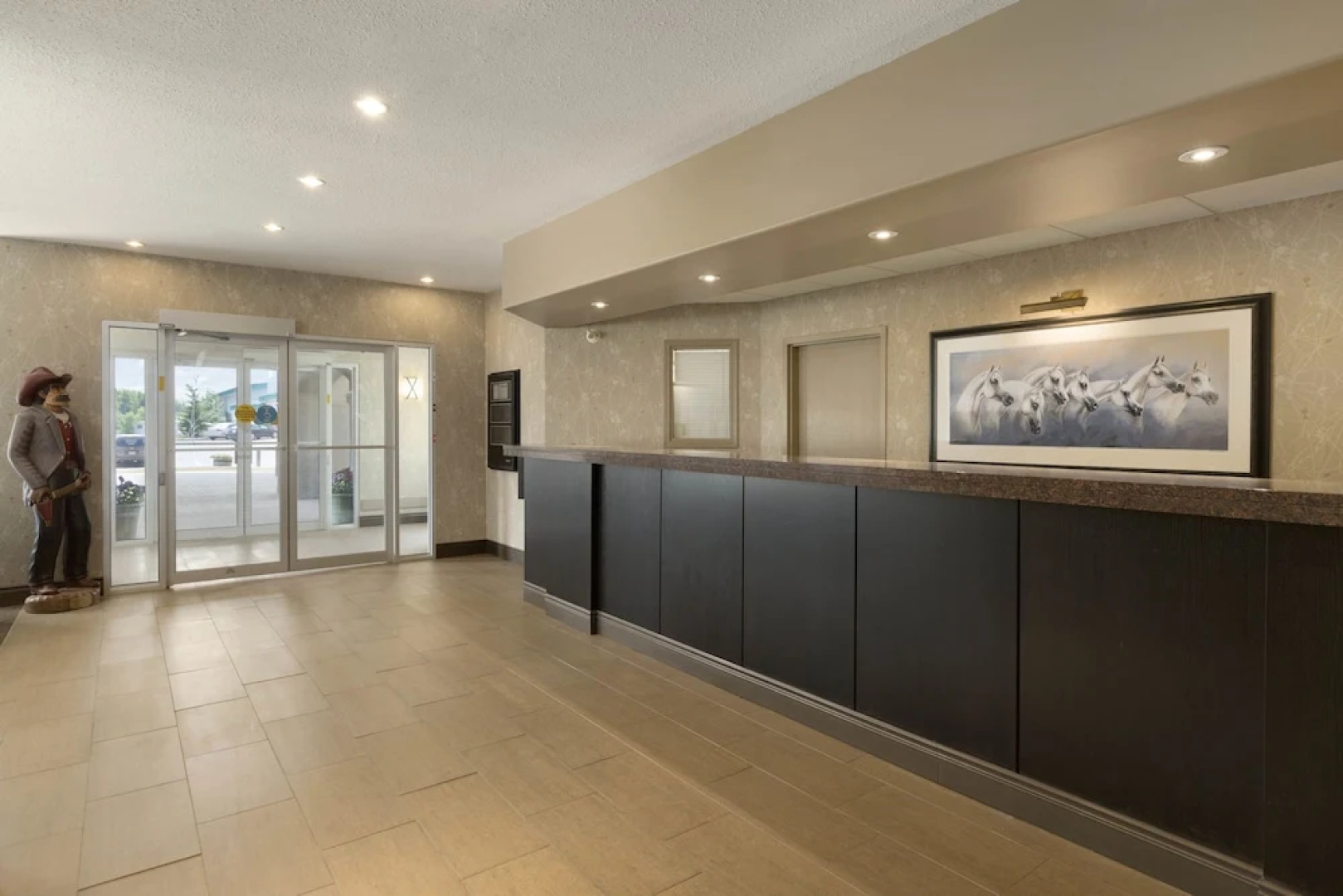 Days Inn & Suites by Wyndham Brandon