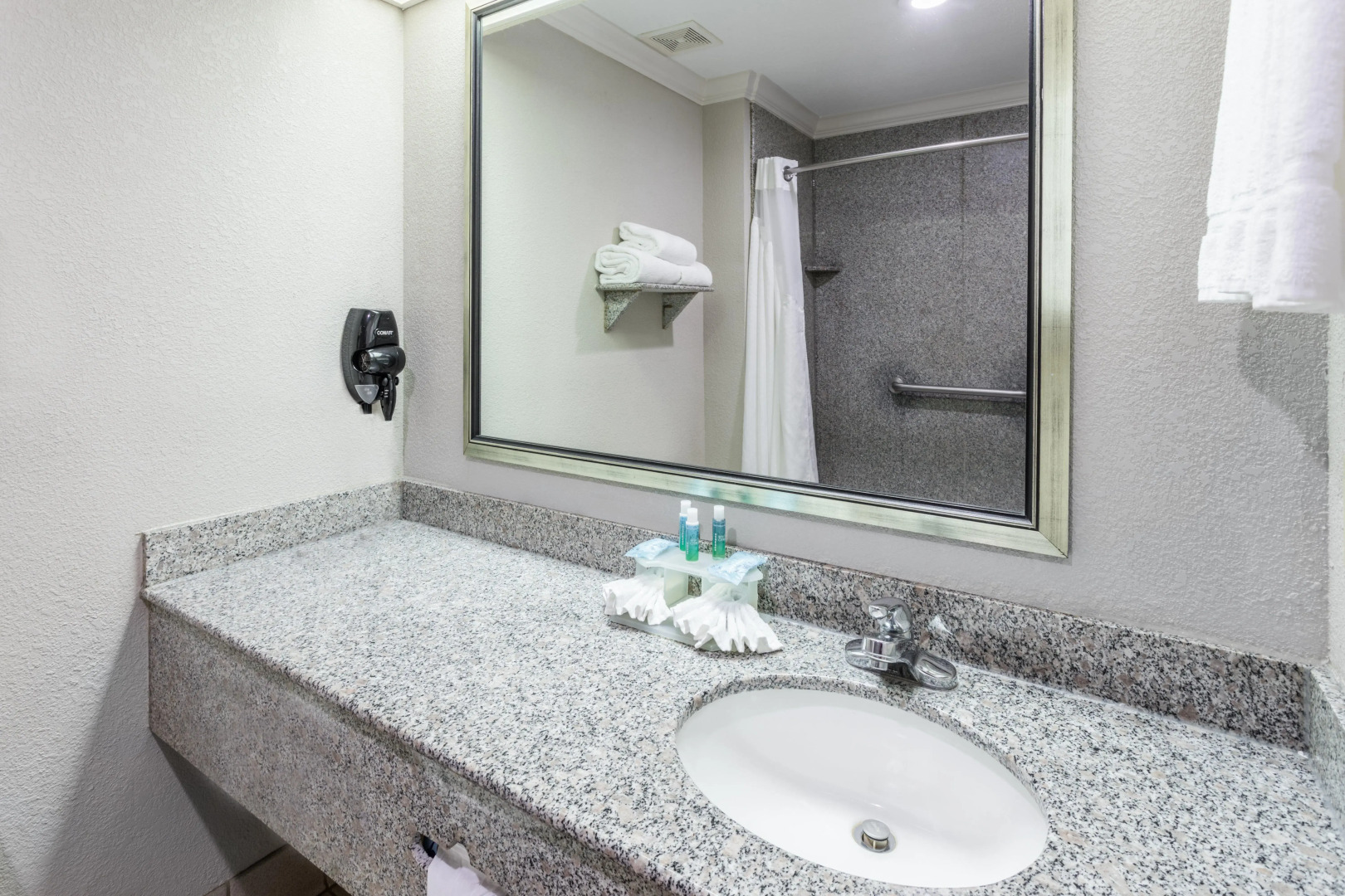Holiday Inn Express Hotel & Suites Lake Charles by IHG