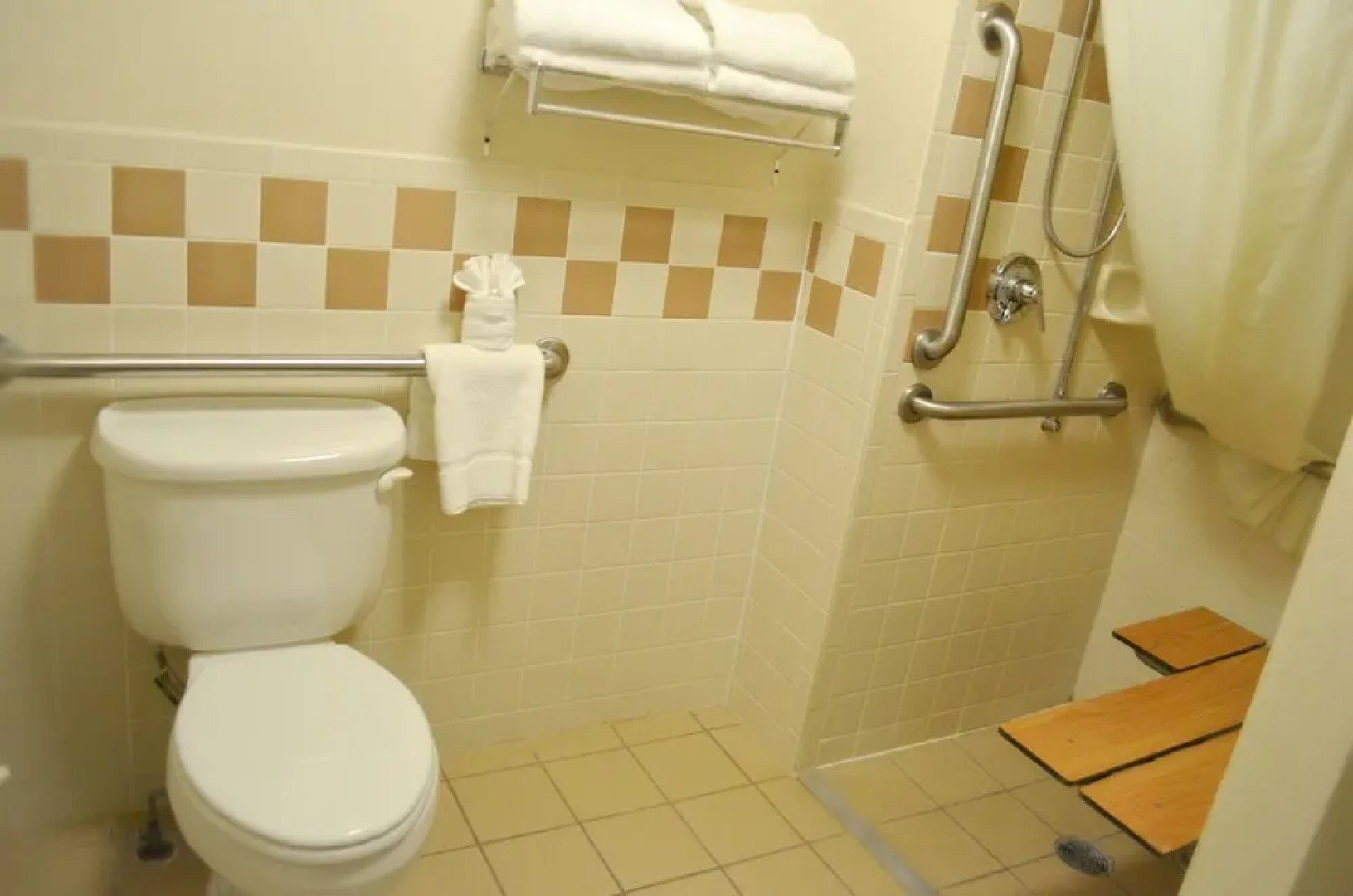 Fossil Creek Hotel And Suites