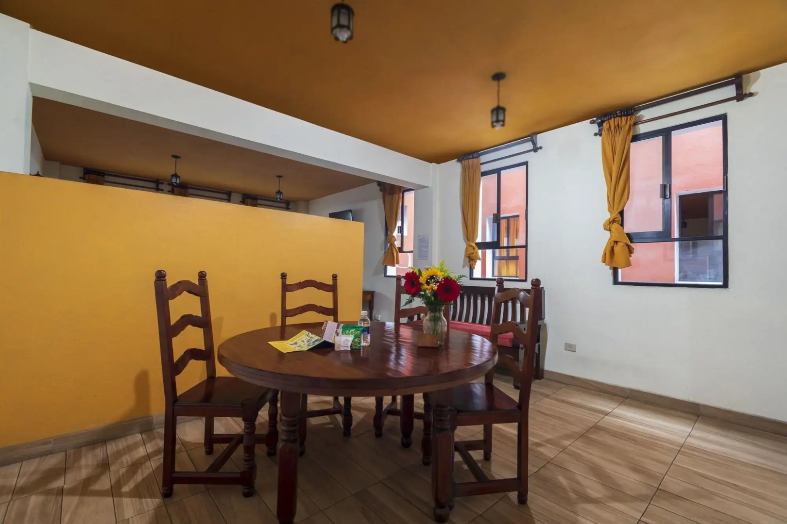 Meson Real Hotel & Suites