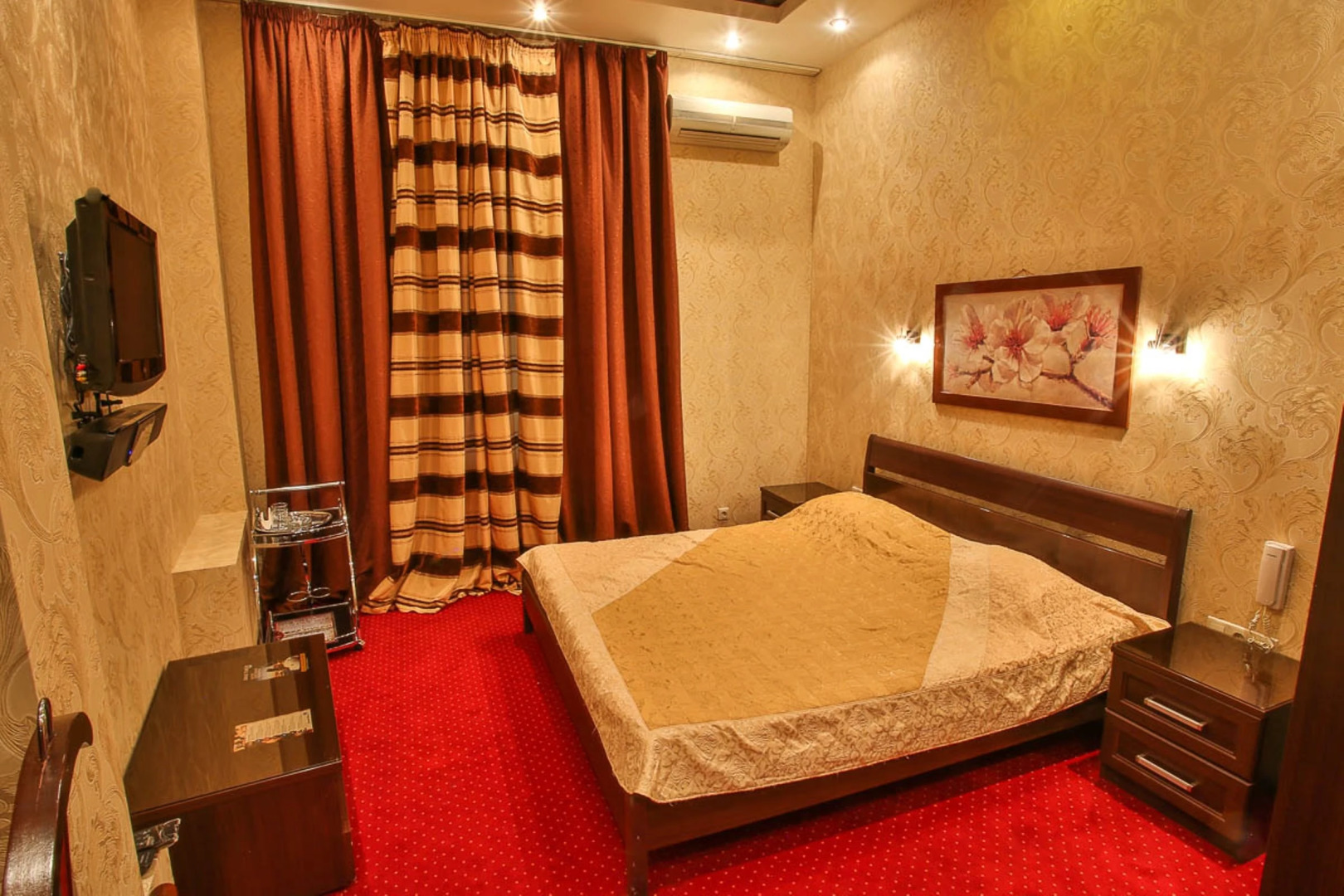 «Алекс Отель» на Марата, 73