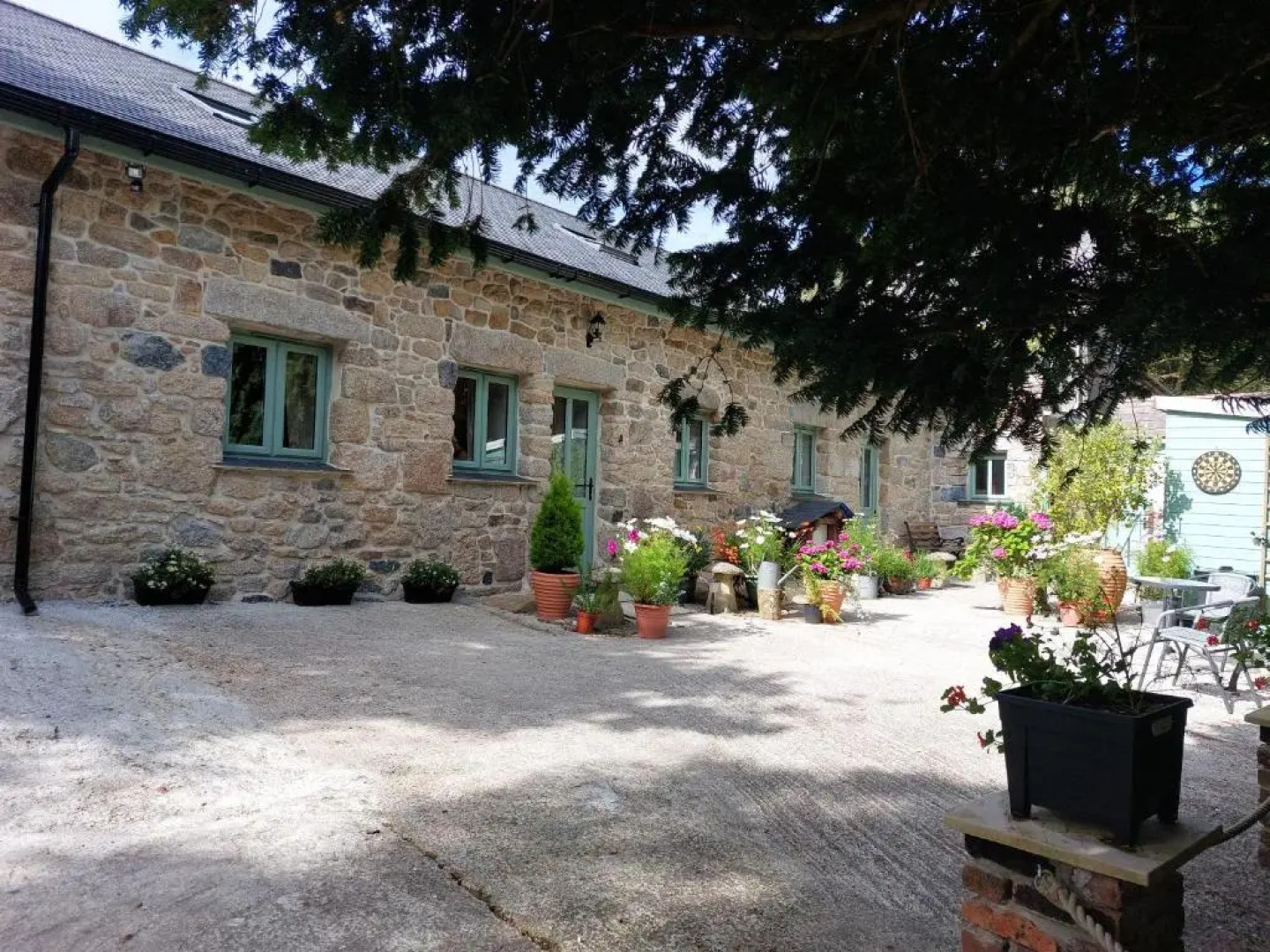 Wesley House Holidays - Choice of 2 Quirky Cottages in 4 private acres