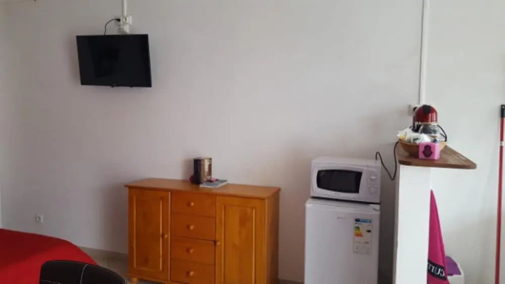 COLIBRI PAYS- Adults Only