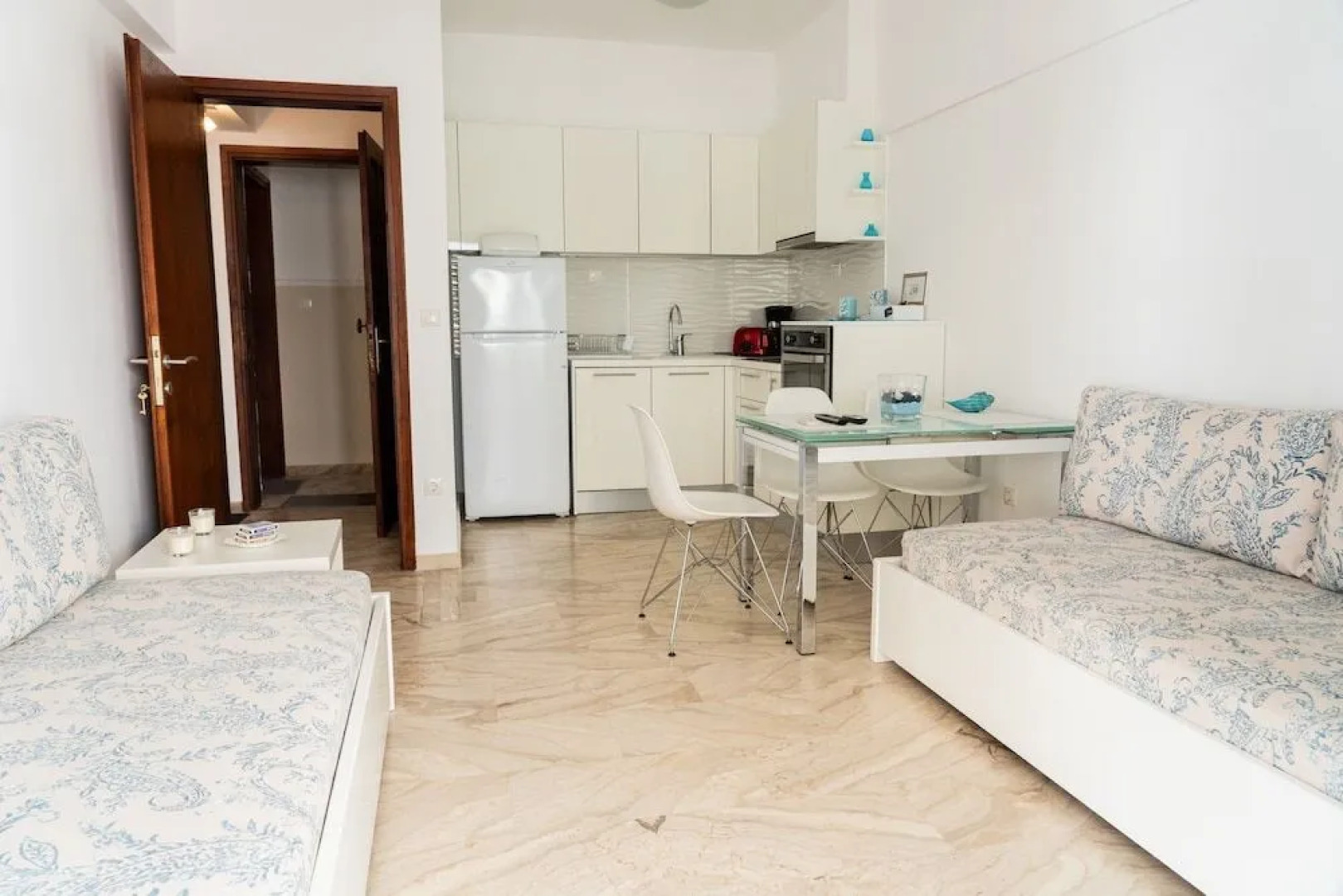 Zennova Aelia Apartments 6