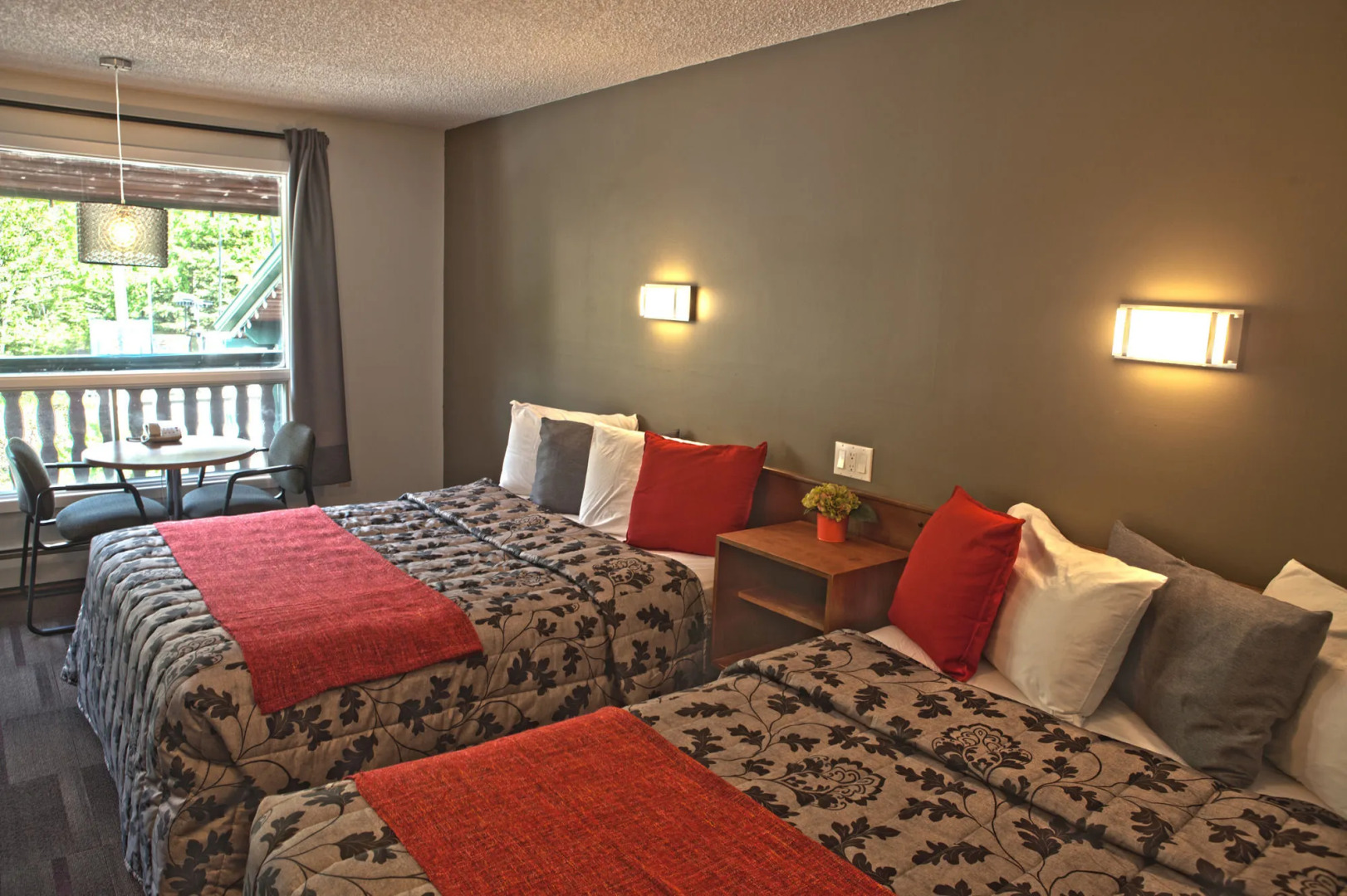 Rundle Mountain Lodge