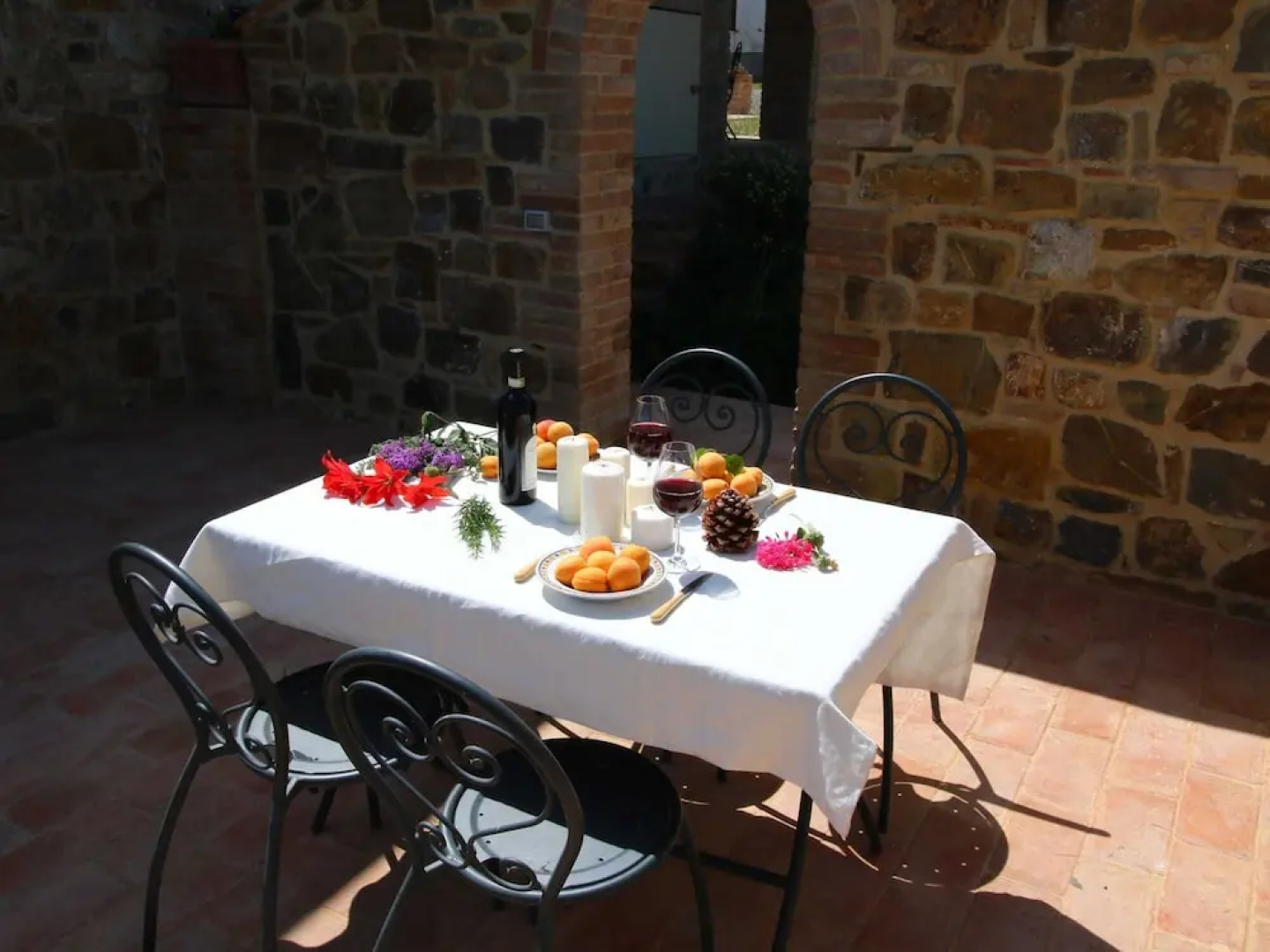 Charming Tuscan Farmhouse