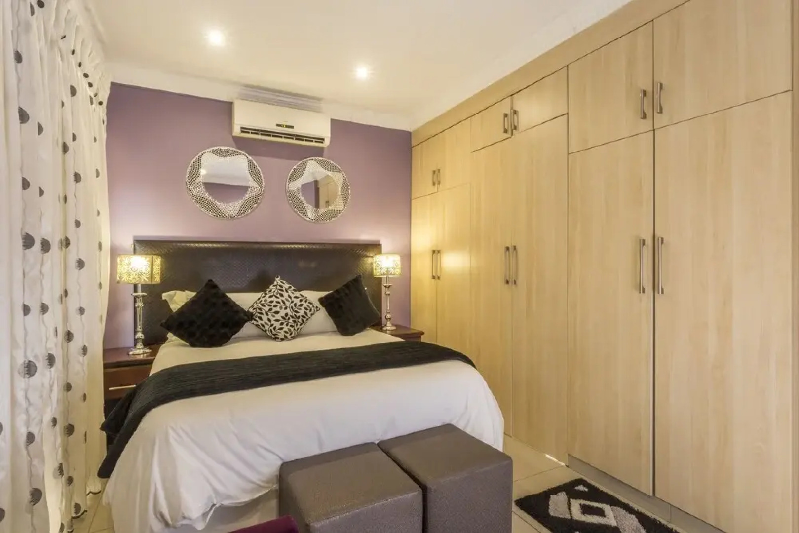 Room in Guest Room - Ezulwini Guest House - Queen Room With Balcony for 2 Guests in Ballito