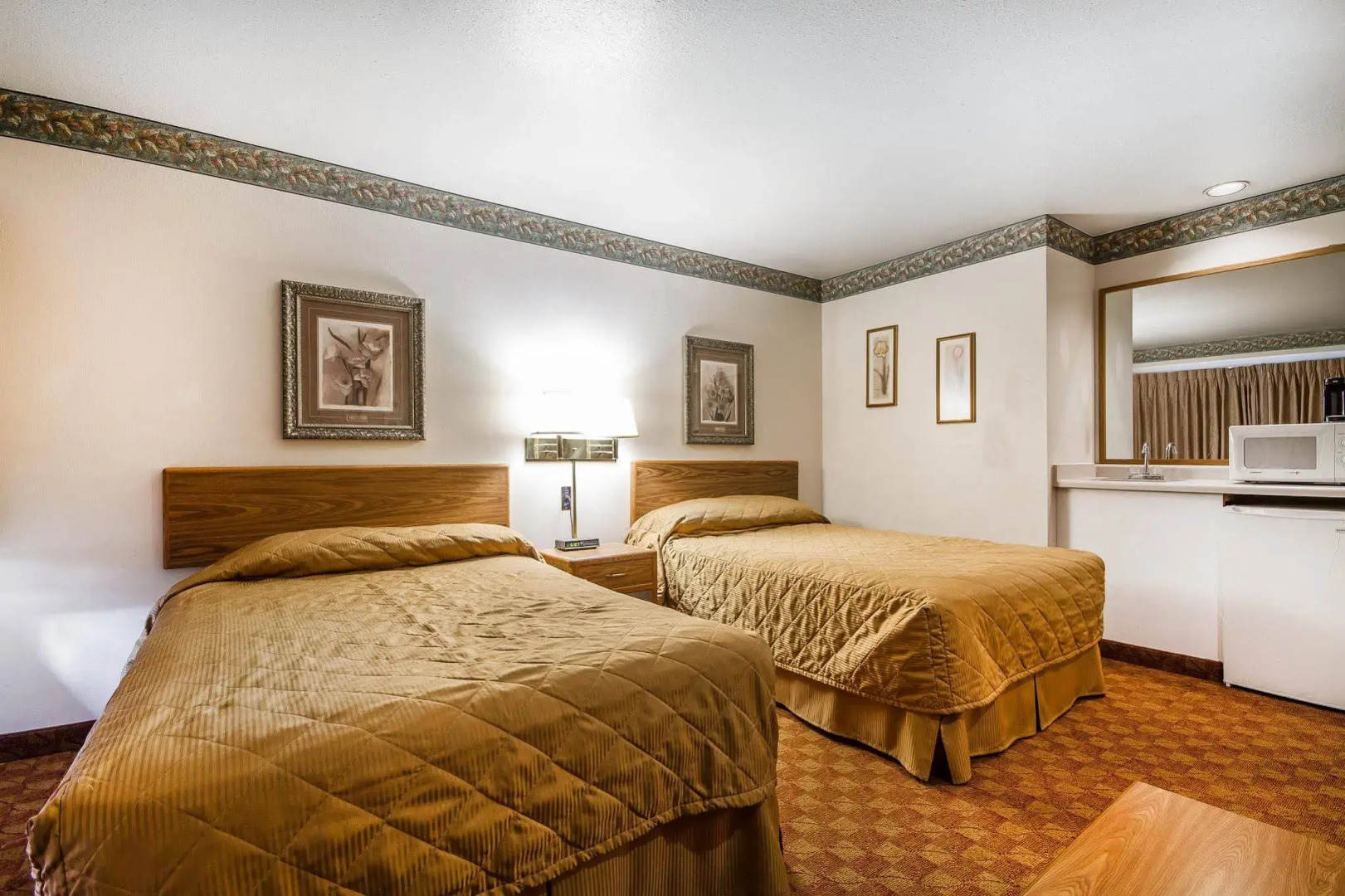 Rodeway Inn & Suites Madison East