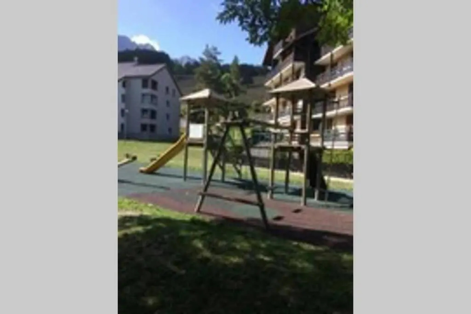 Studio mansardé 18 m2 climatisé avec piscine privée