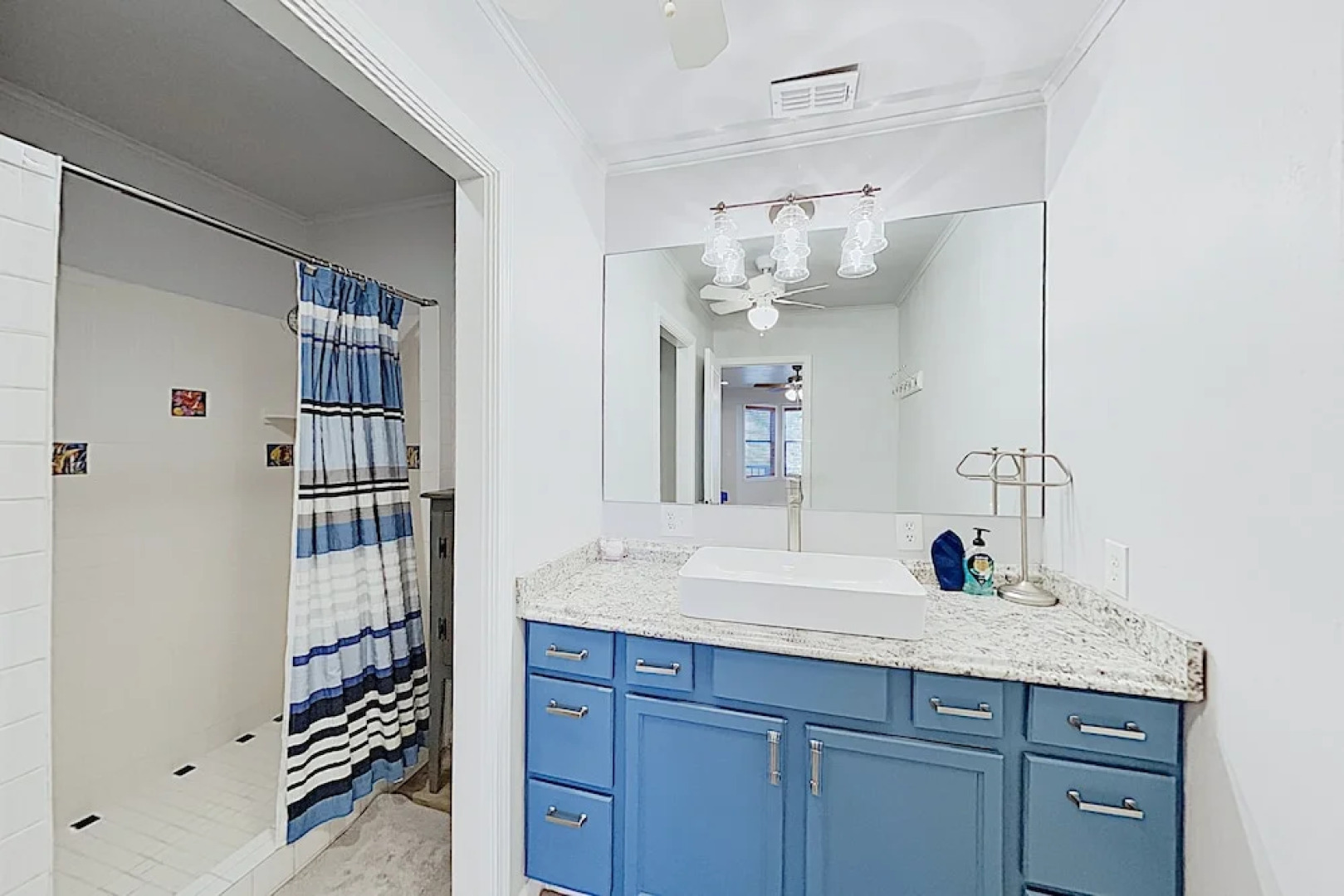 Lakefront Oasis W/ Private Dock & 23 Boat Slip 3 Bedroom Home