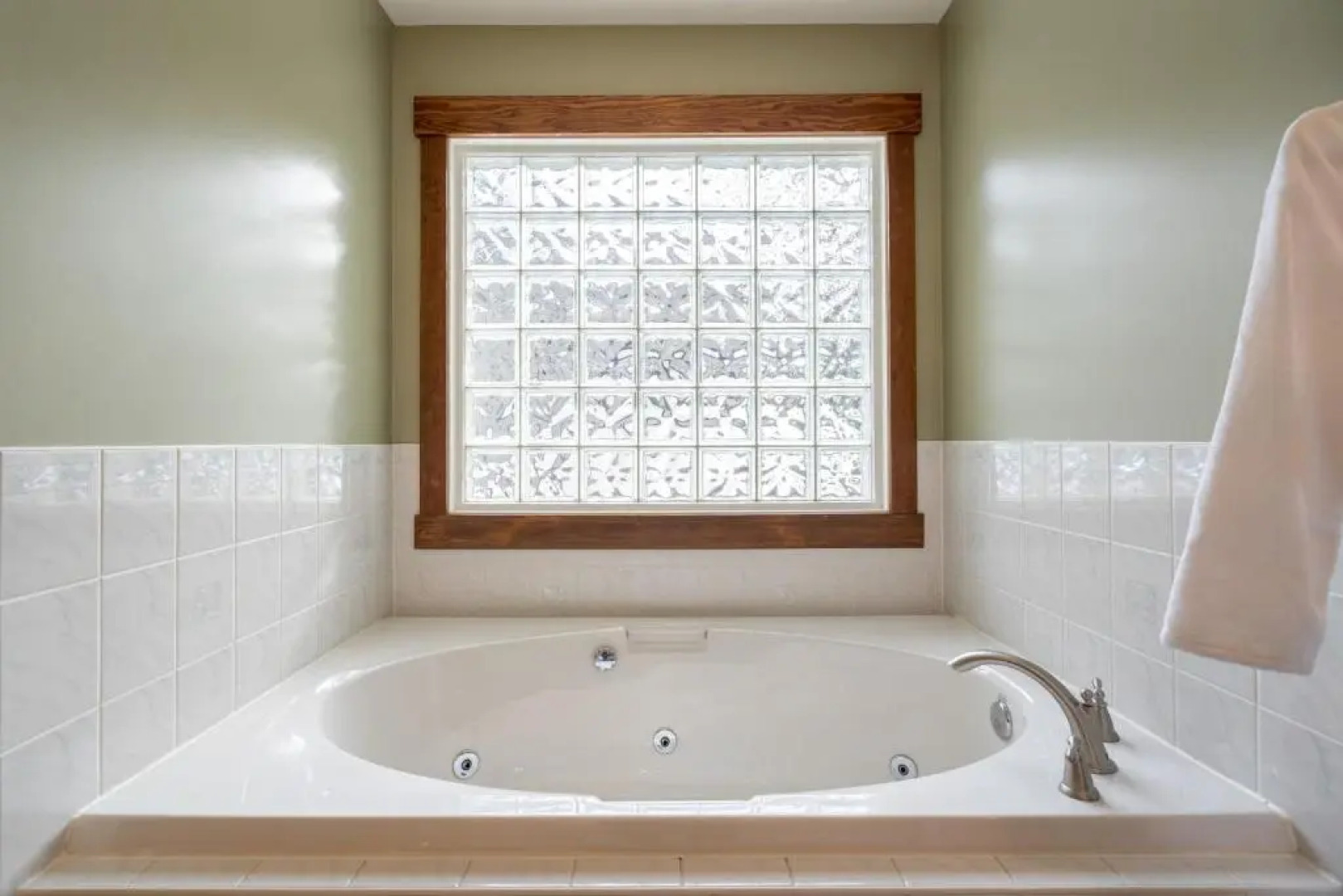 The Caribou Lodge I HotTub I Fireplace I Sleep16