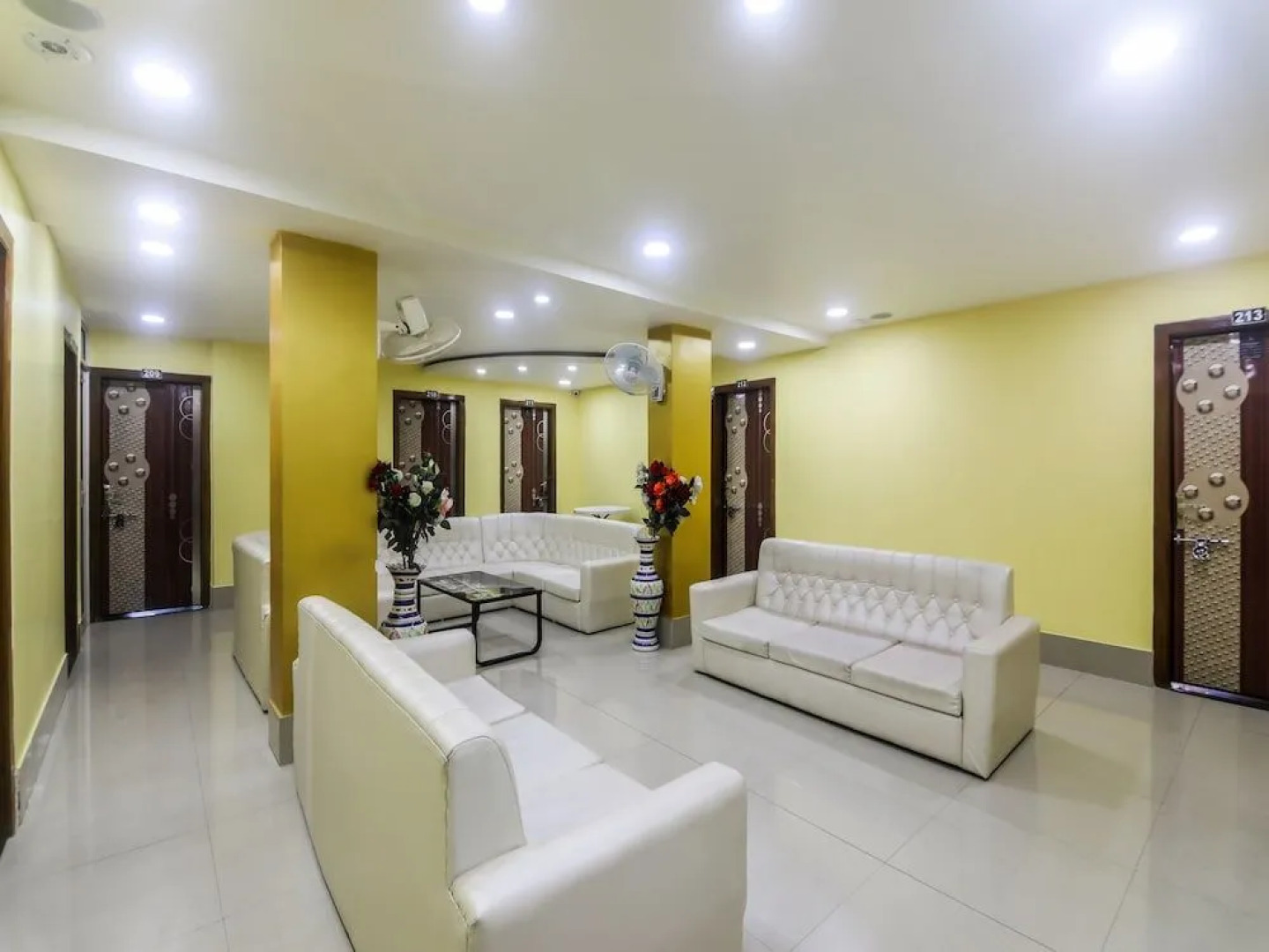 OYO 27073 Hotel Grand Silicon