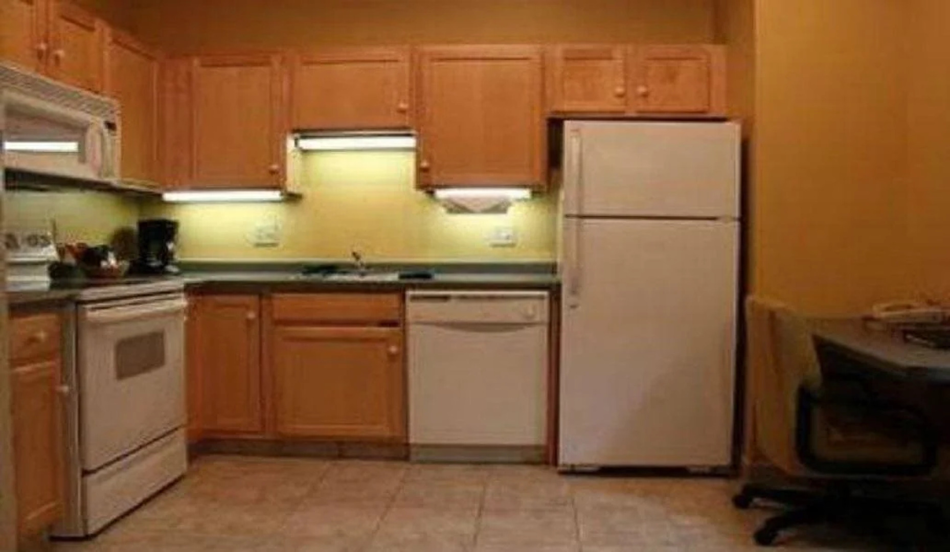 The Suites Hotel at Waterfront Plaza