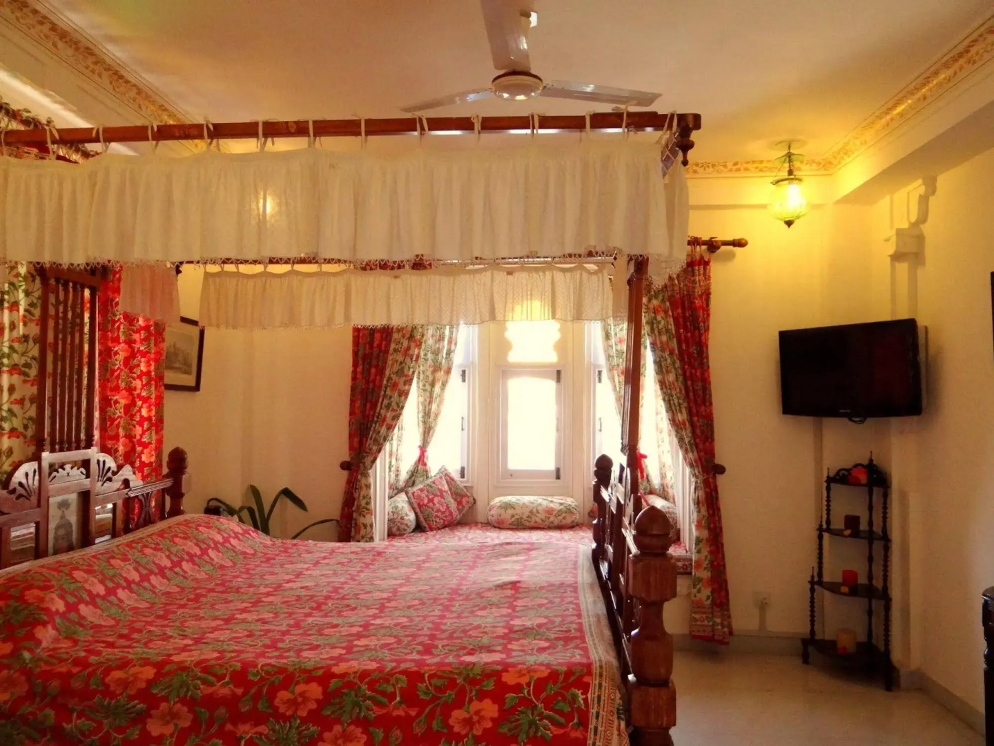 Jagat Niwas Palace