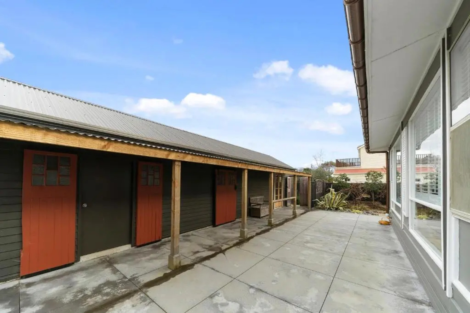 The Walnut Tree House - Martinborough Holiday Home