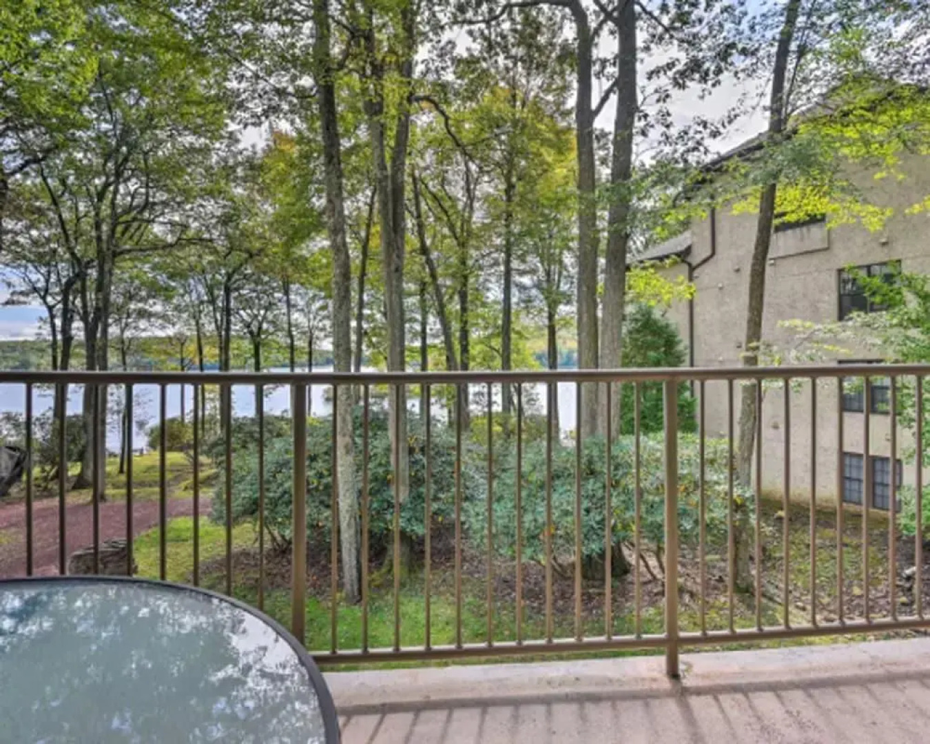 Cozy Pocono Mountain Escape