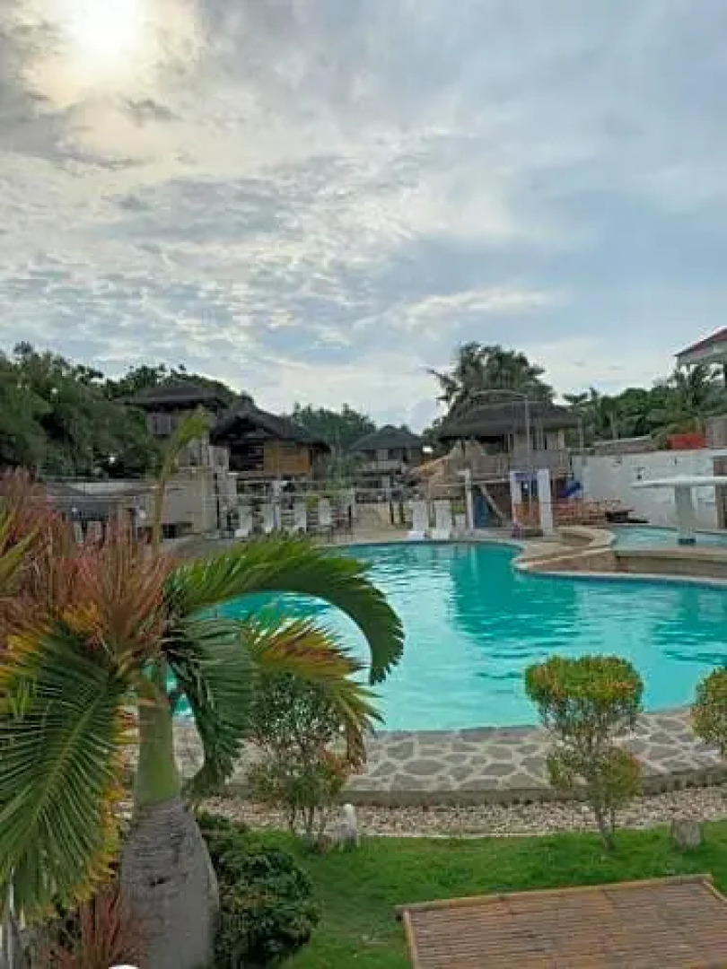 7-AR Golden Beach Resort