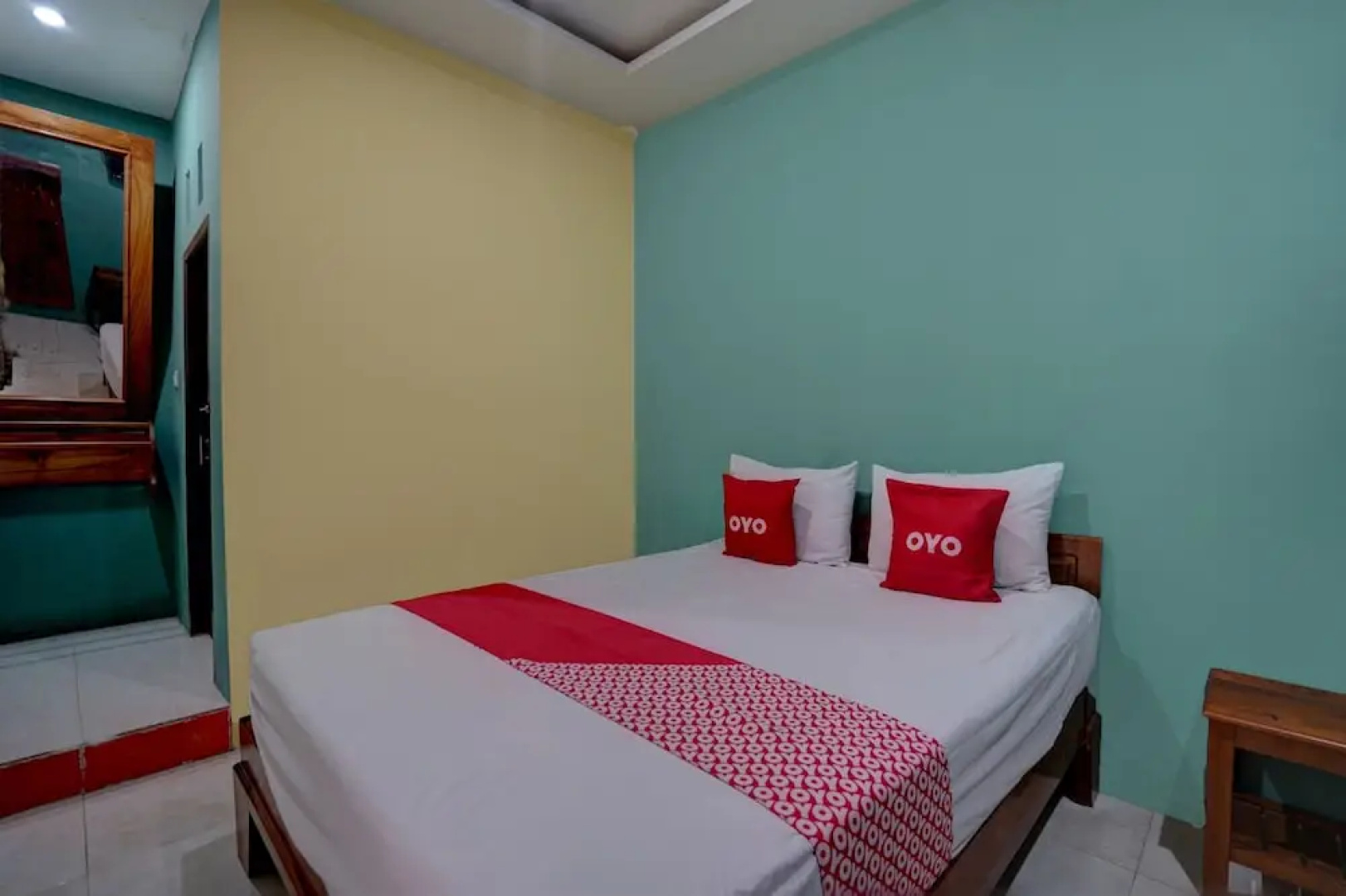 Hotel O Sahabat Syariah Near Plasa Telkom Bawean