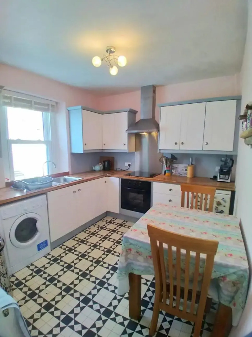 Sea View Cottage, 2 double bedrooms with stunning views