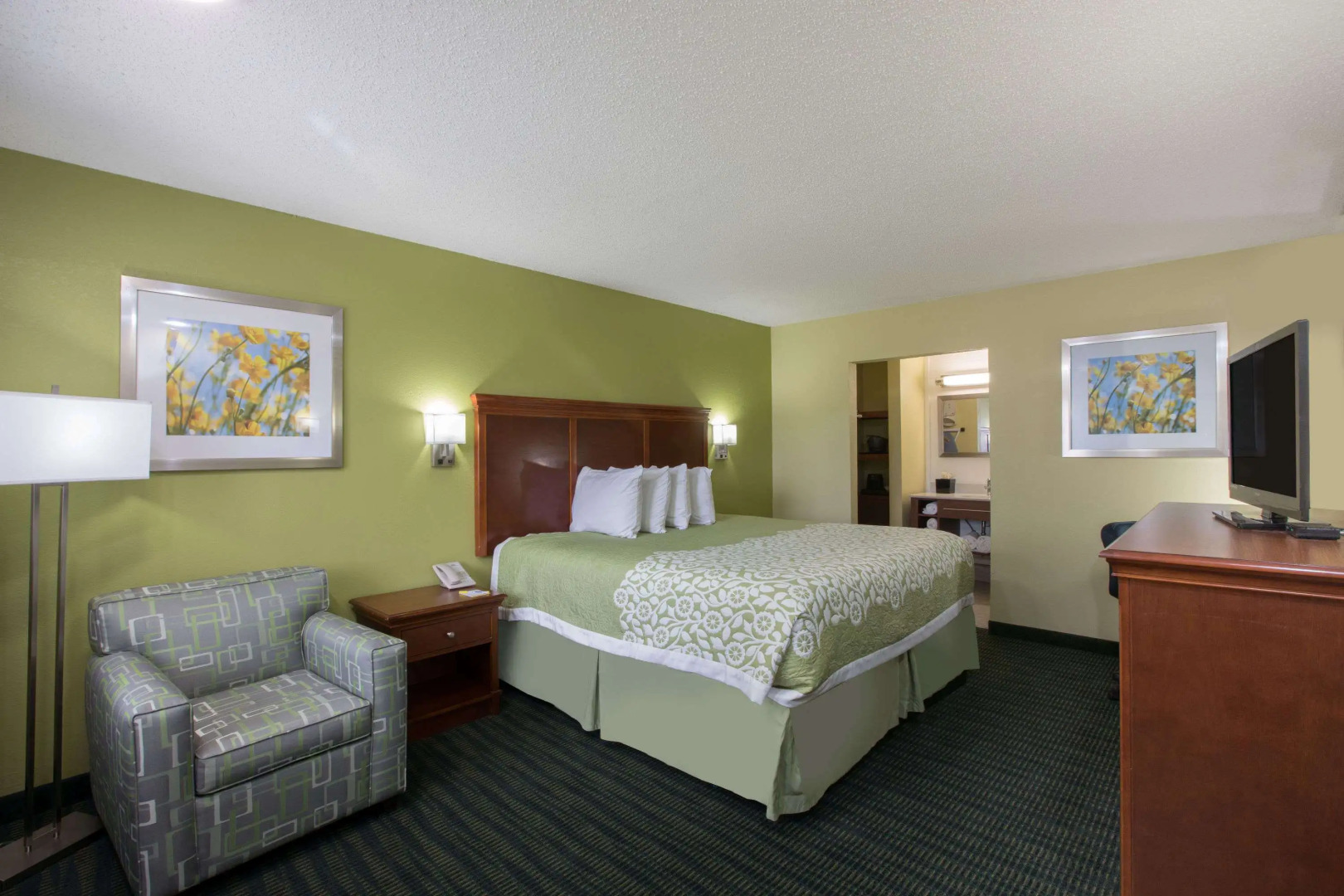 Days Inn & Suites by Wyndham Big Spring