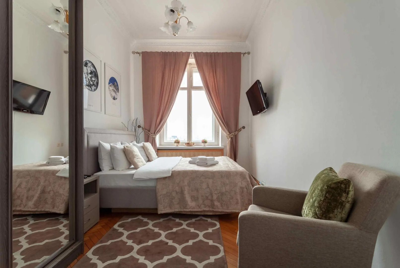 Изба на Кудринской площади