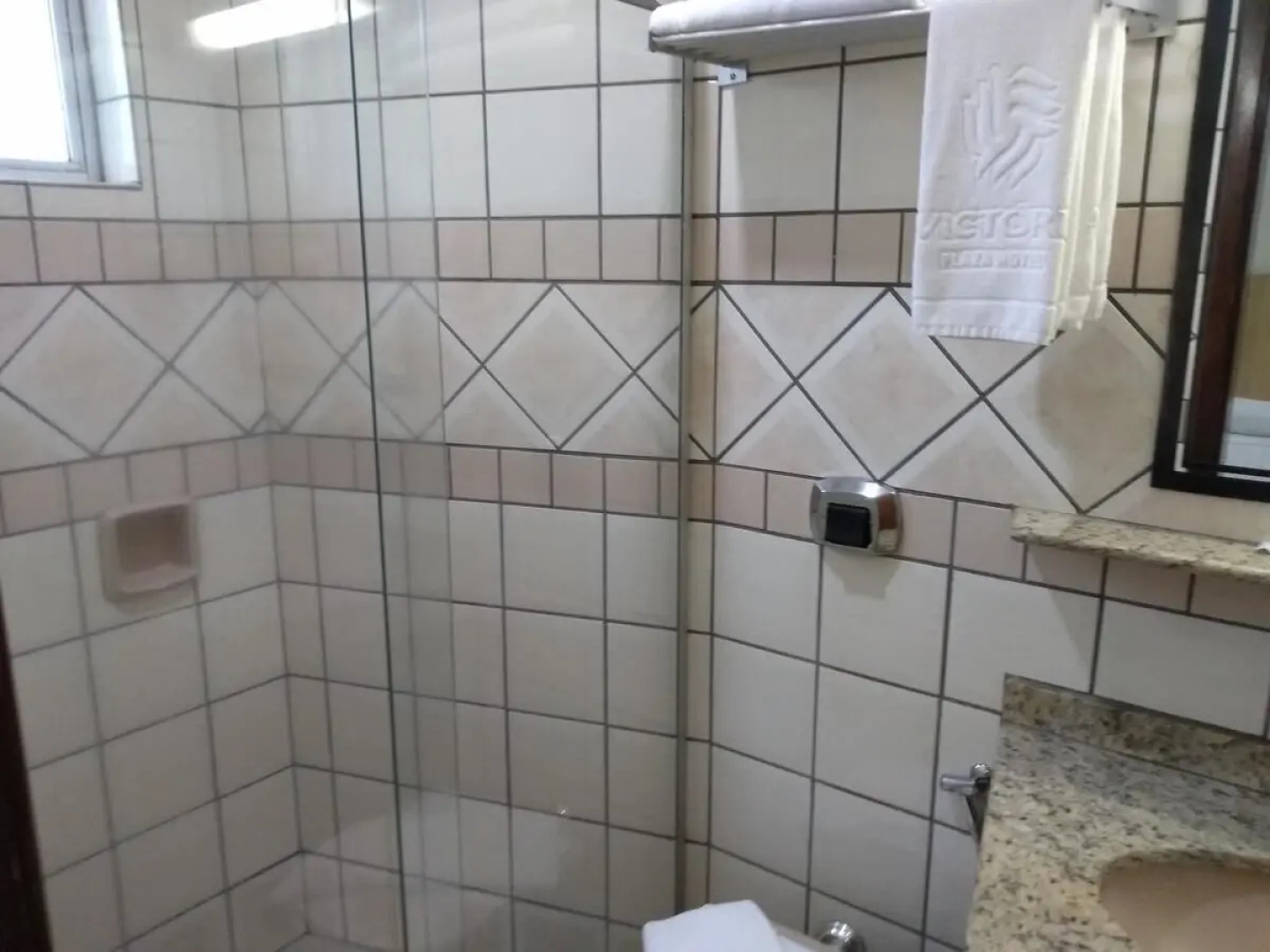 Victoria Plaza Hotel