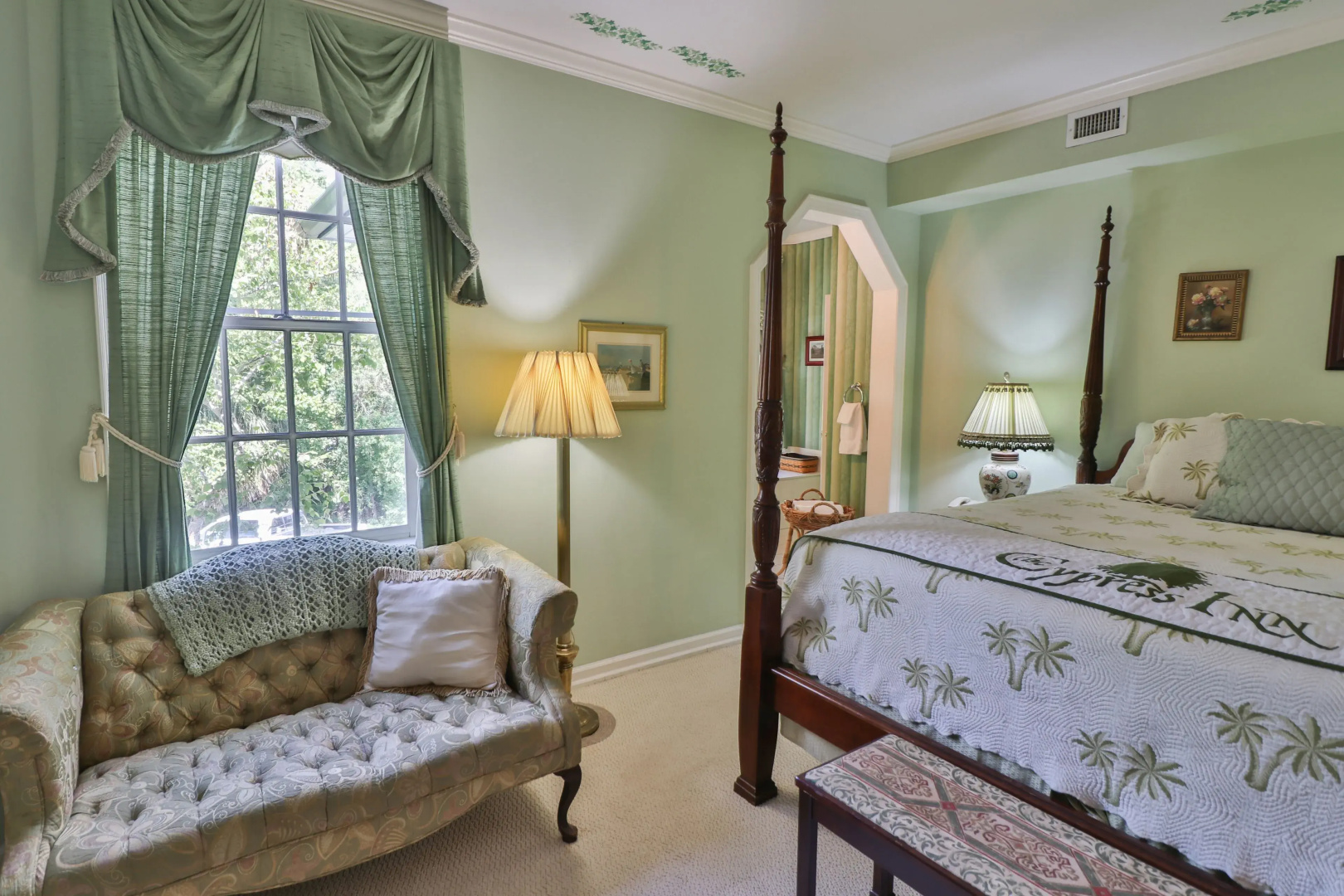 The Cypress Inn Bed & Breakfast