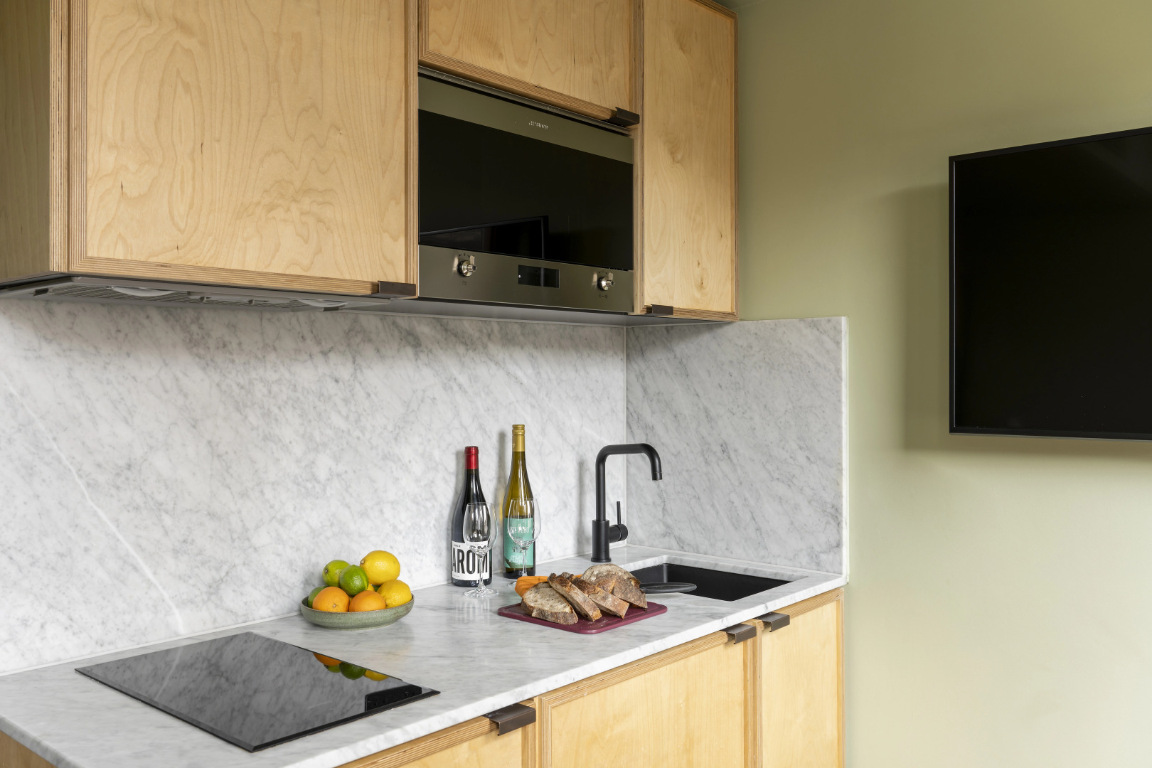 Locke At Broken Wharf