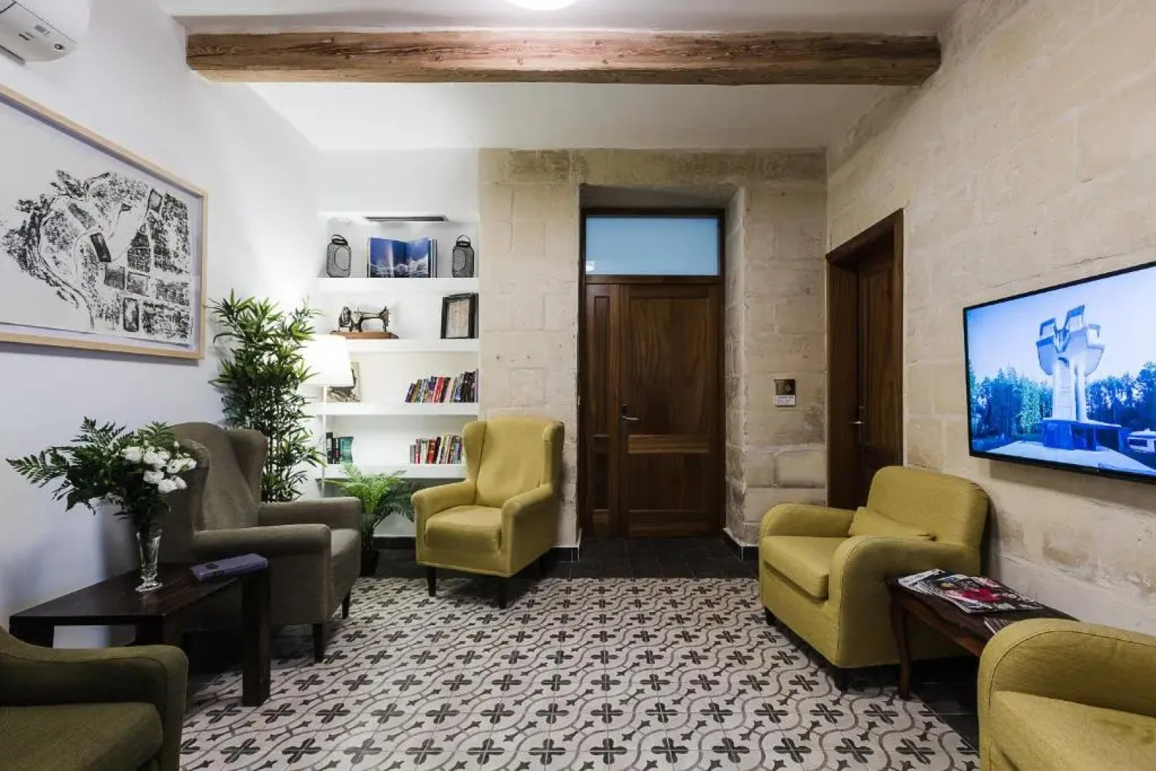 Two Pillows Boutique Hostel